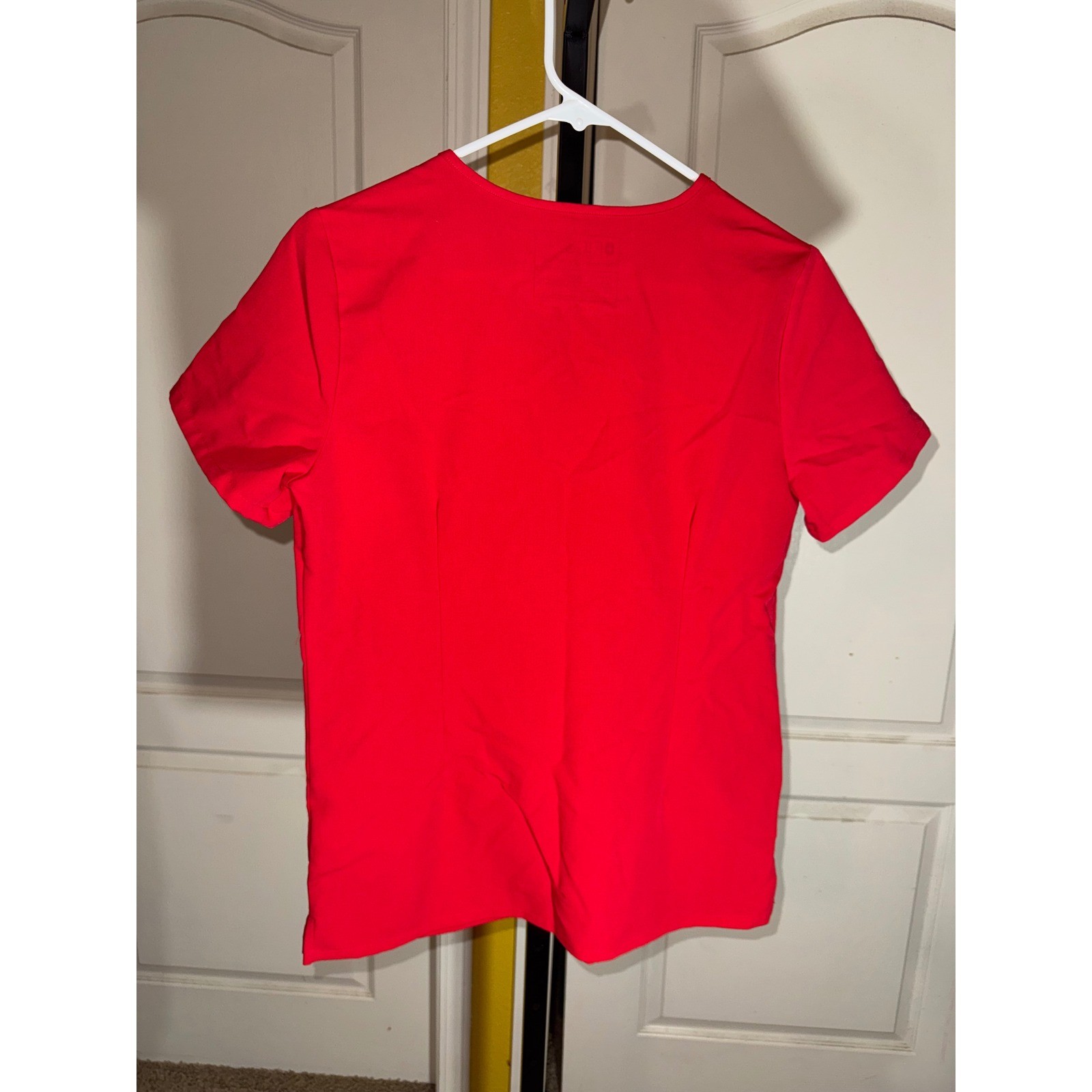 FIGS Casala Three-Pocket Scrub Top Red V-Neck Technical Comfort Womens XSmall
