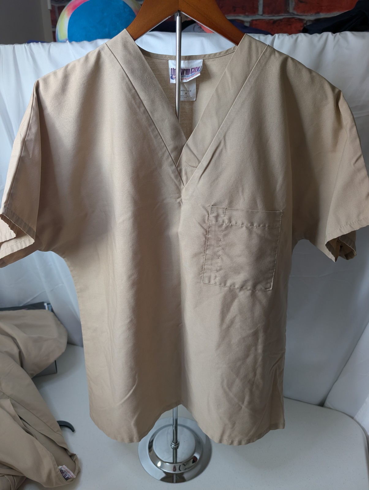 Uniform City Khaki Unisex Scrubs Set V-Neck Top Drawstring Pants Size M Medical