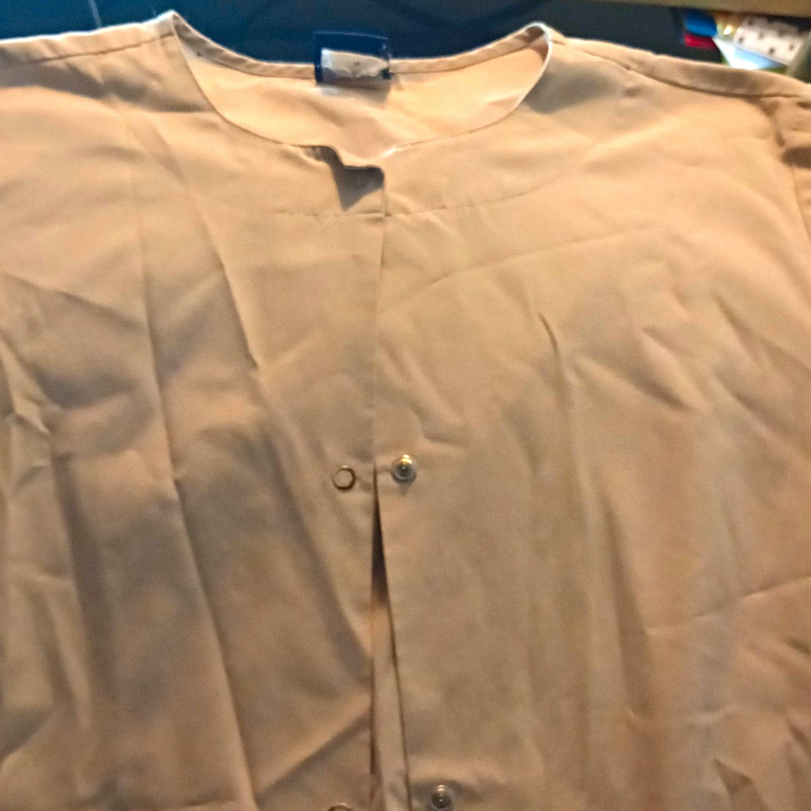 Cherokee Workwear Women’s Medical Scrub Top Size M Beige Solid Snap Front