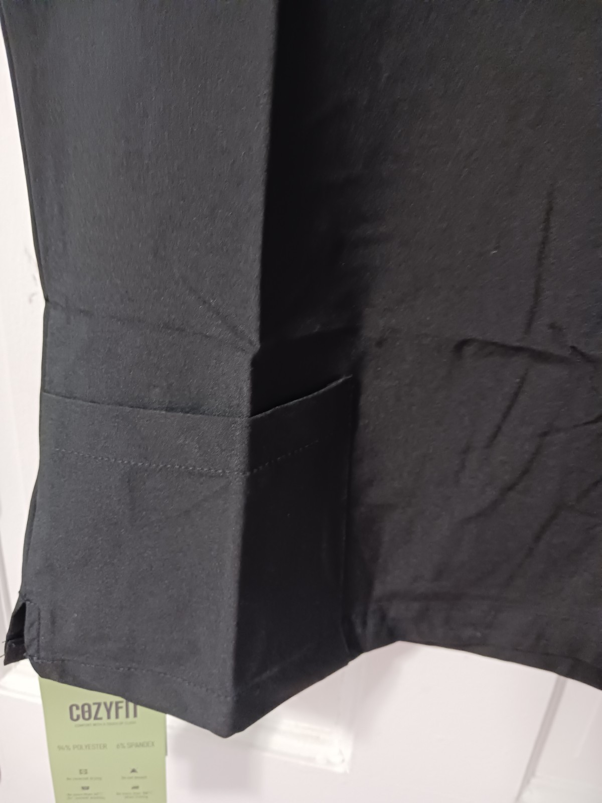 COZYFIT 5 Pocket !! Scrub Top Women’s Soft Stretch V-Neck Black Size Sm NWT