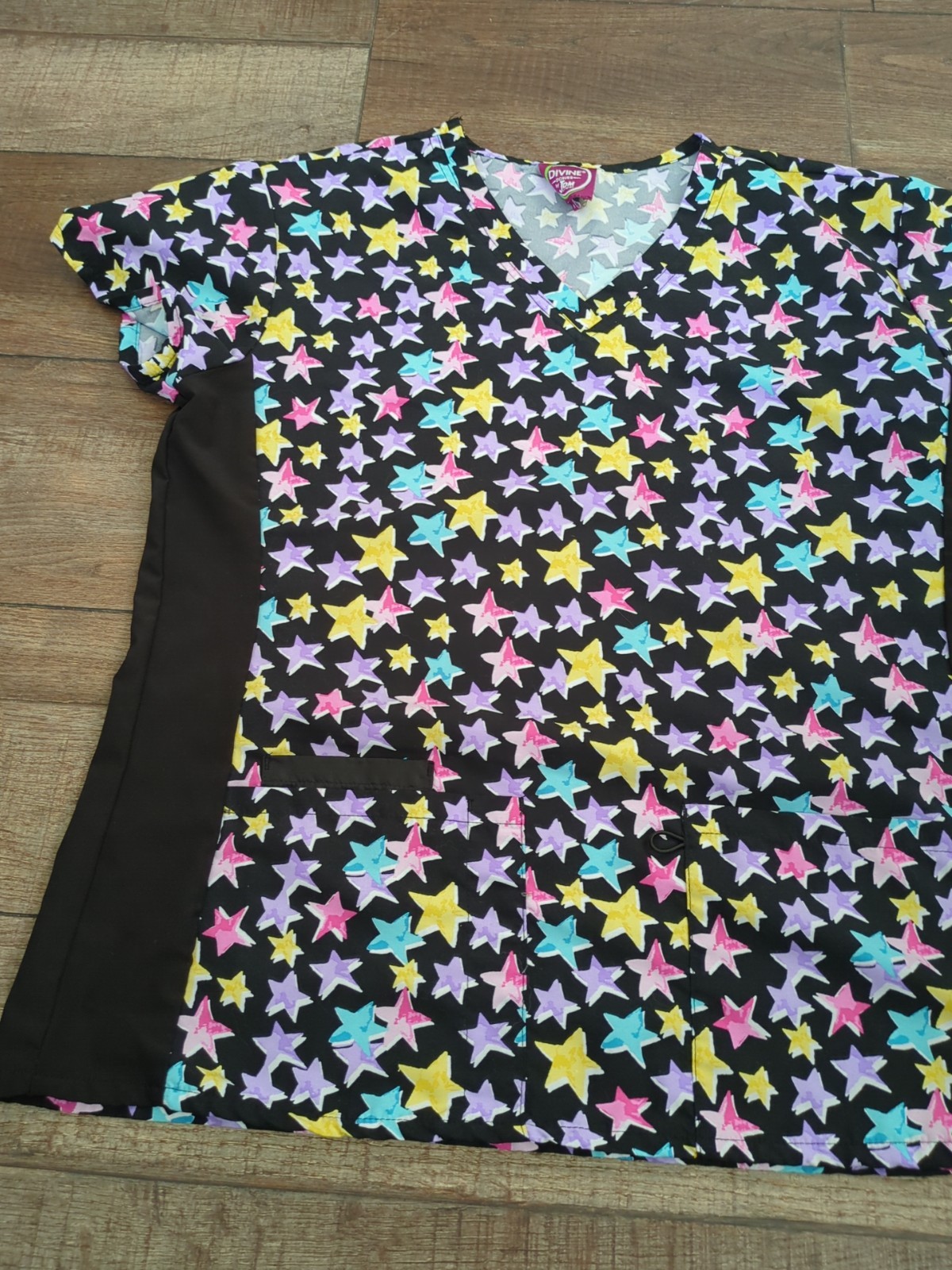 Divine Stretch by JDM Women’s Size Medium Black Stars Nurse Stretch Scrub Top