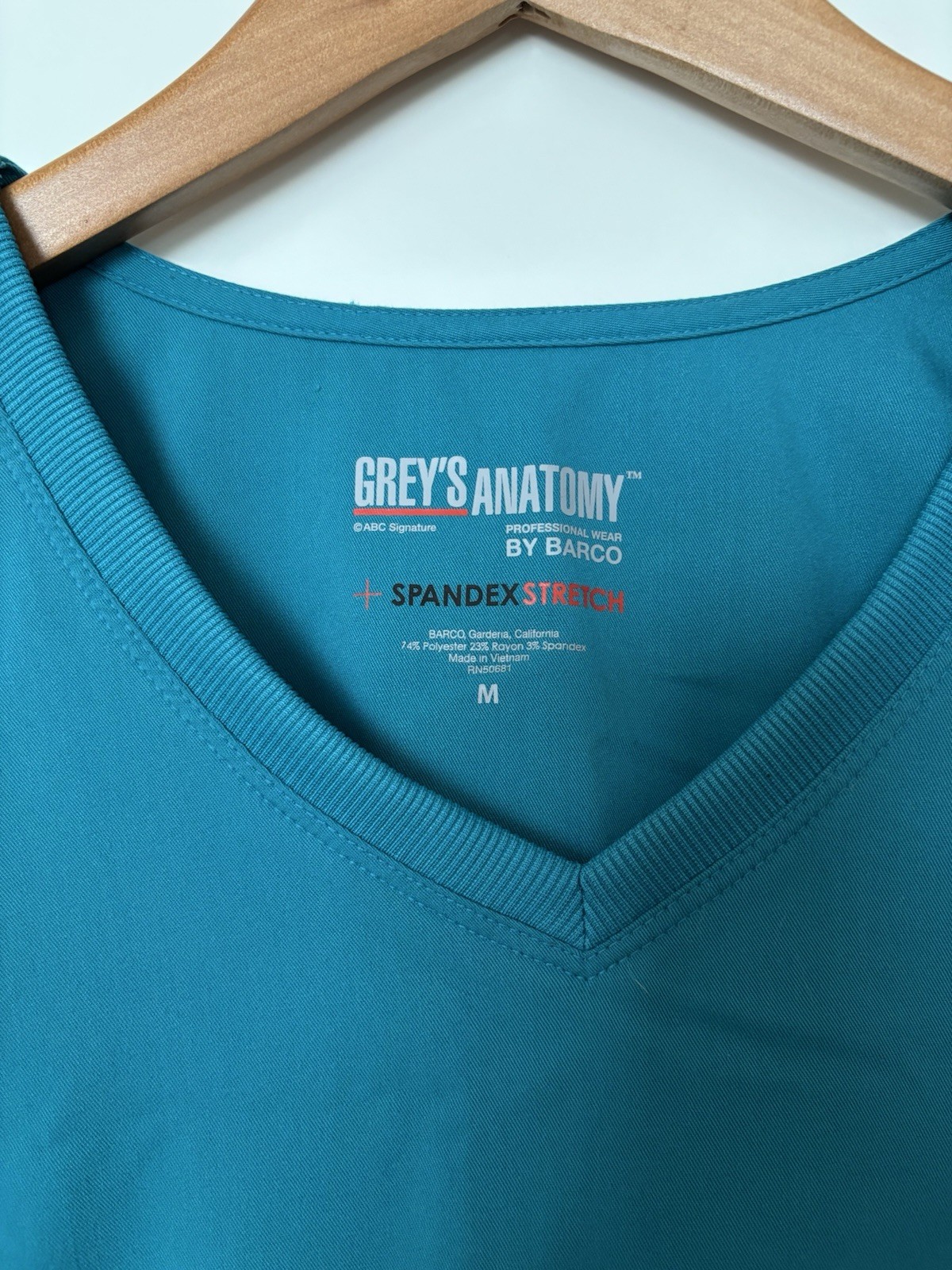 Grey’s Anatomy Teal Women’s Stretch Scrub Set (Top size M, Bottoms size S)