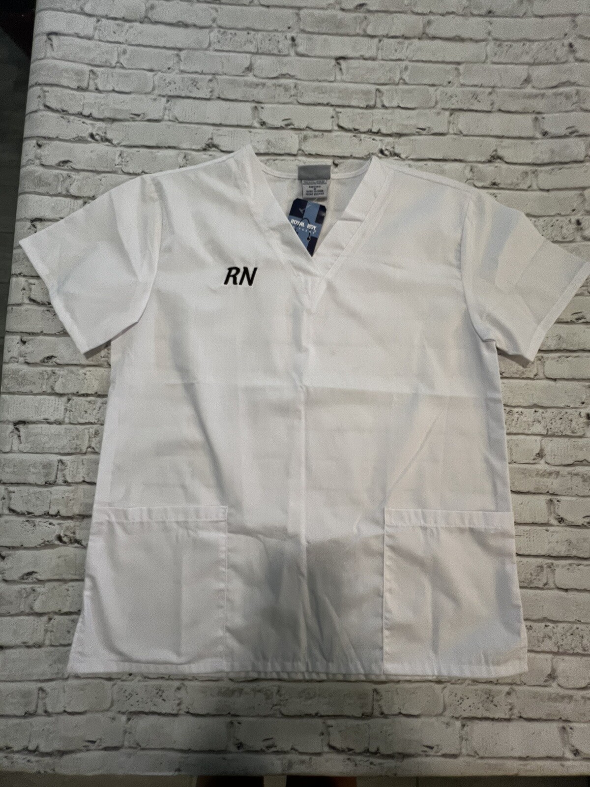 Royal Roy Uniforms Nursing Scrub Top embroidered RN 2 pockets Medium New