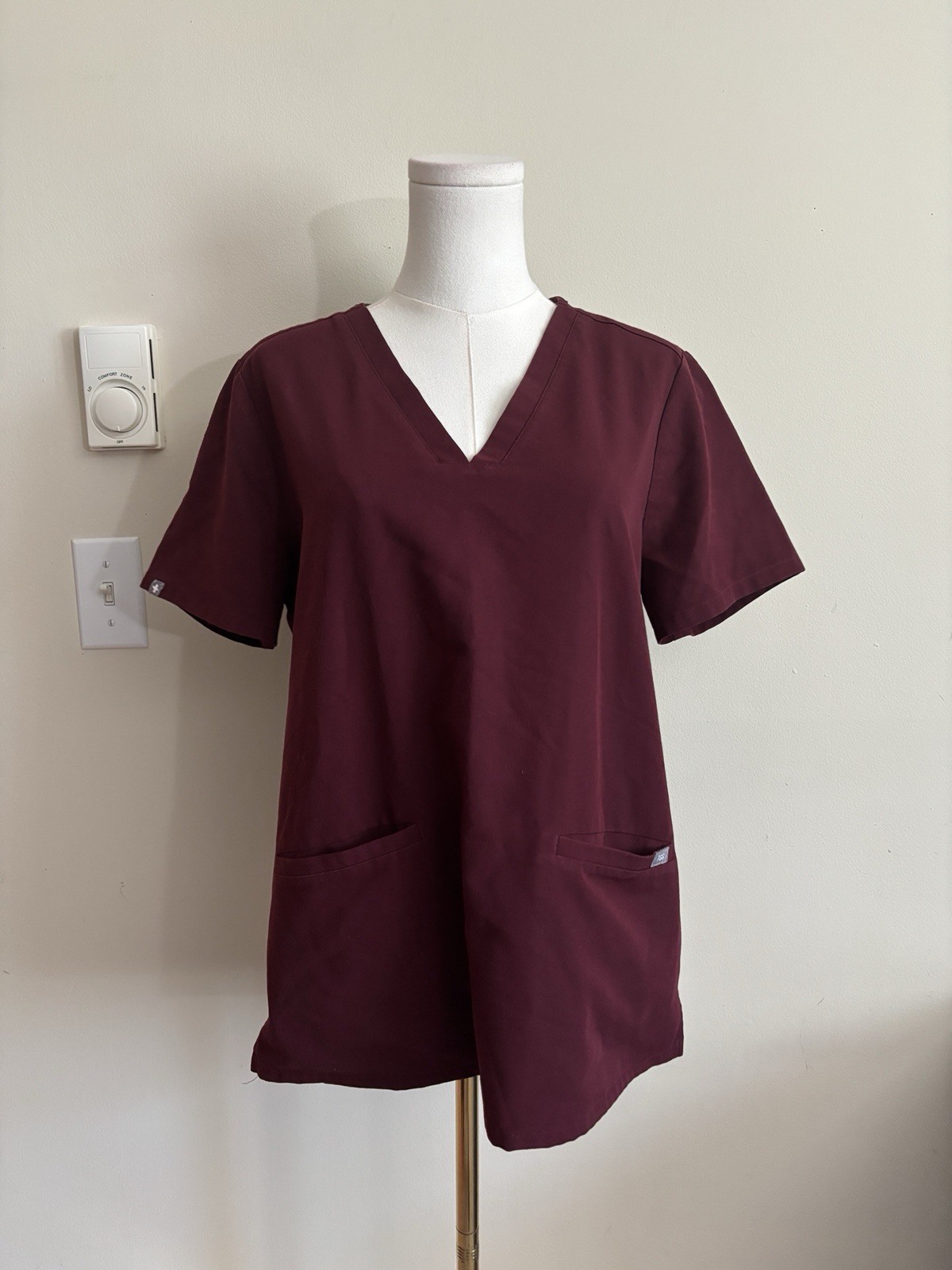 FIGS Casma Three Pocket Scrub Top Burgundy Womens Medium PO 1450 Utility Work