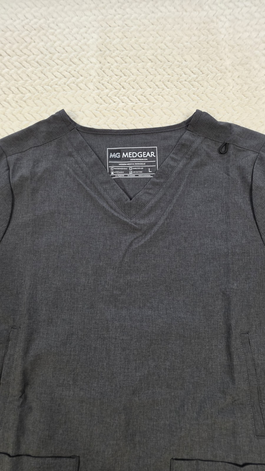 MG MedGear Scrub Top Womens Large Heather Charcoal V-Neck Stretch Medical…
