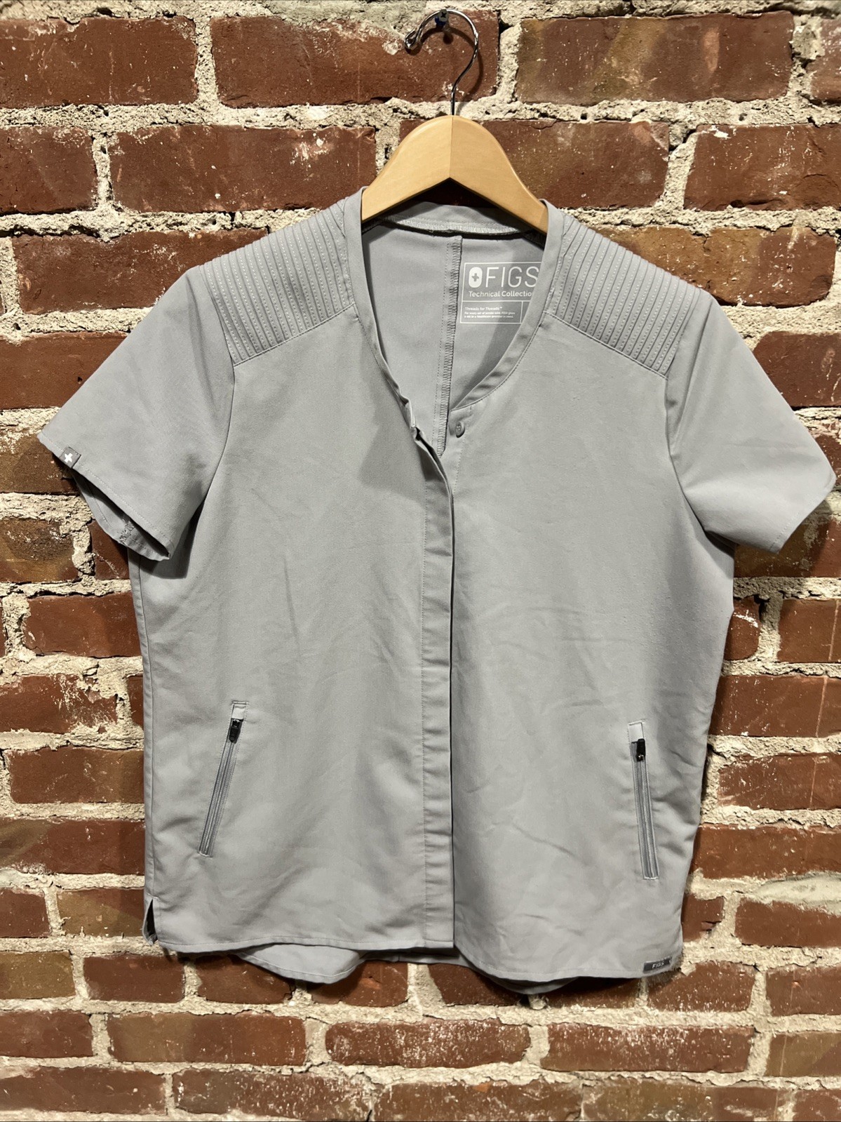Figs Womens Limbe Pintuck Scrub Top Gray Size Small