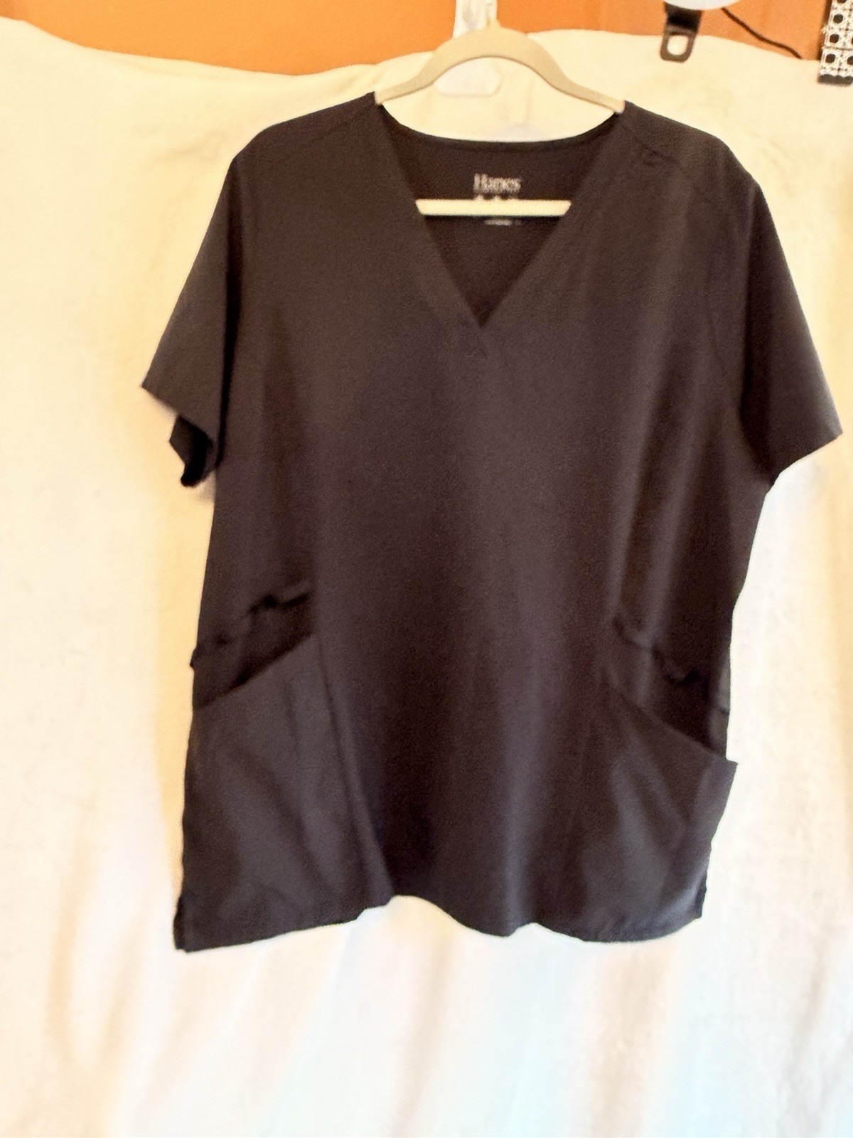 Hanes Comfort Fit Women’s XL Black Scrub Top. Sc24