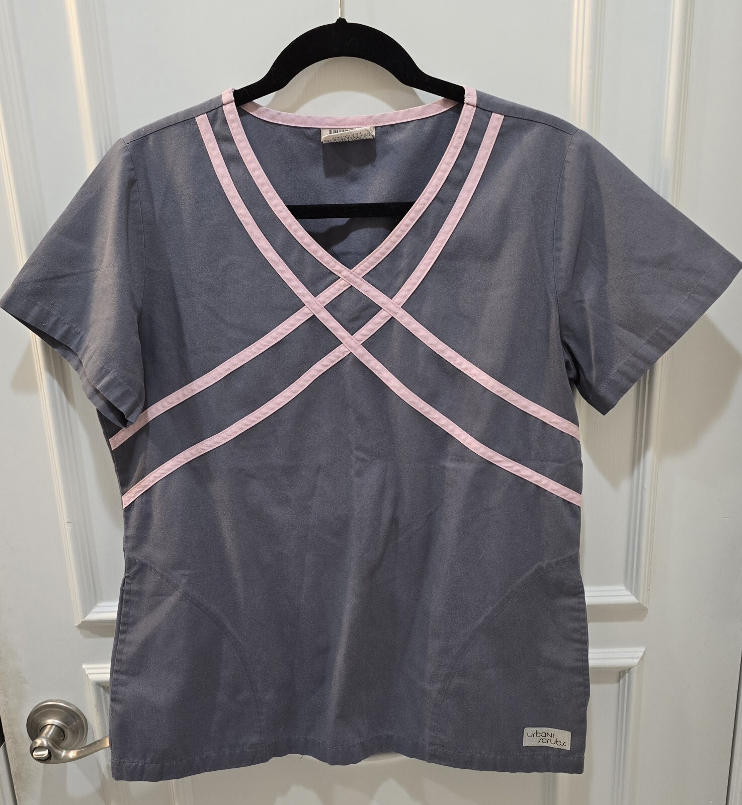 Urbane Scrubs Women’s Medical Top Grey Pink, Size Medium (275)