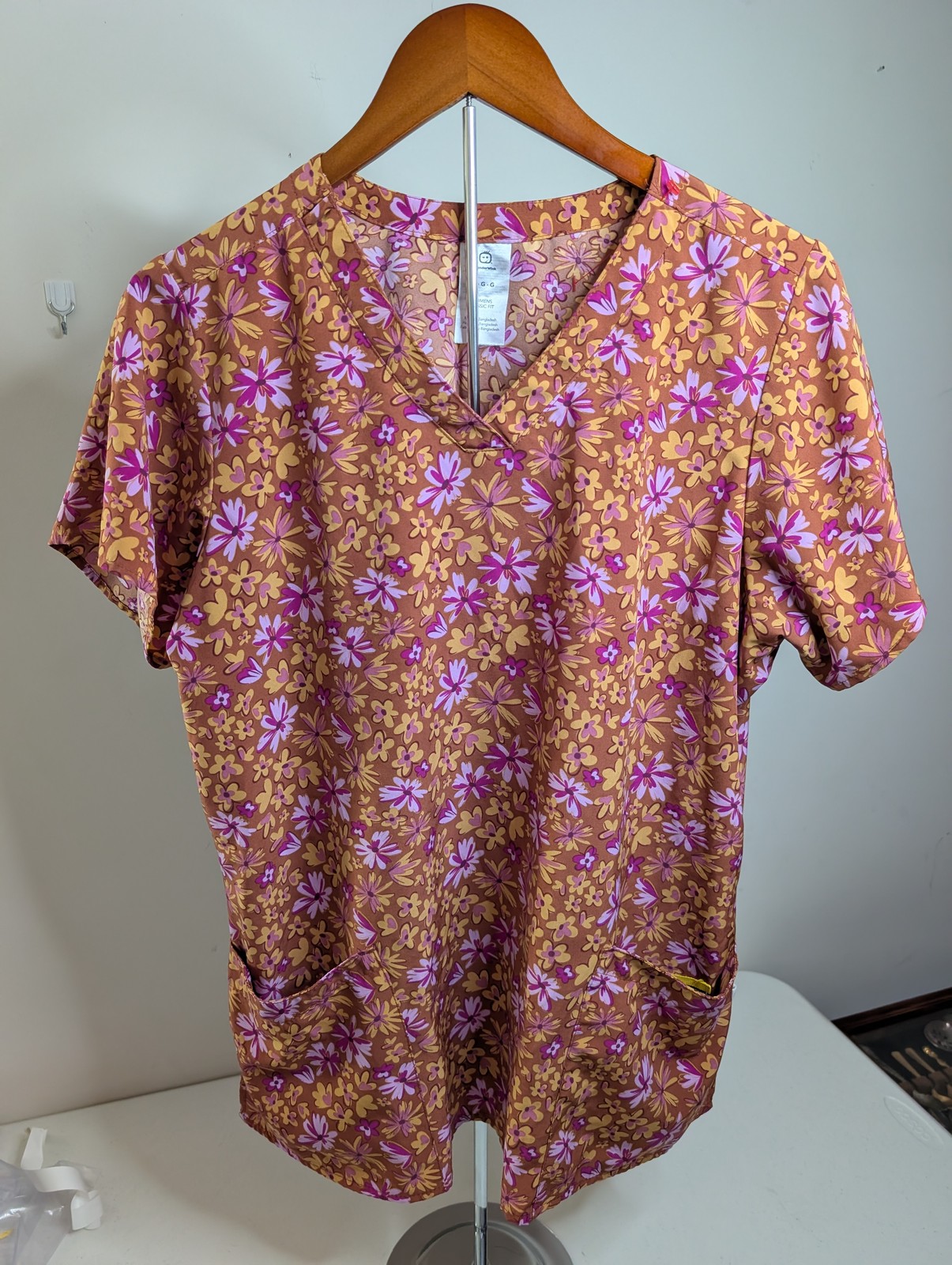 WonderWink Women’s Large Floral Print Scrub Top Medical Healthcare Uniform