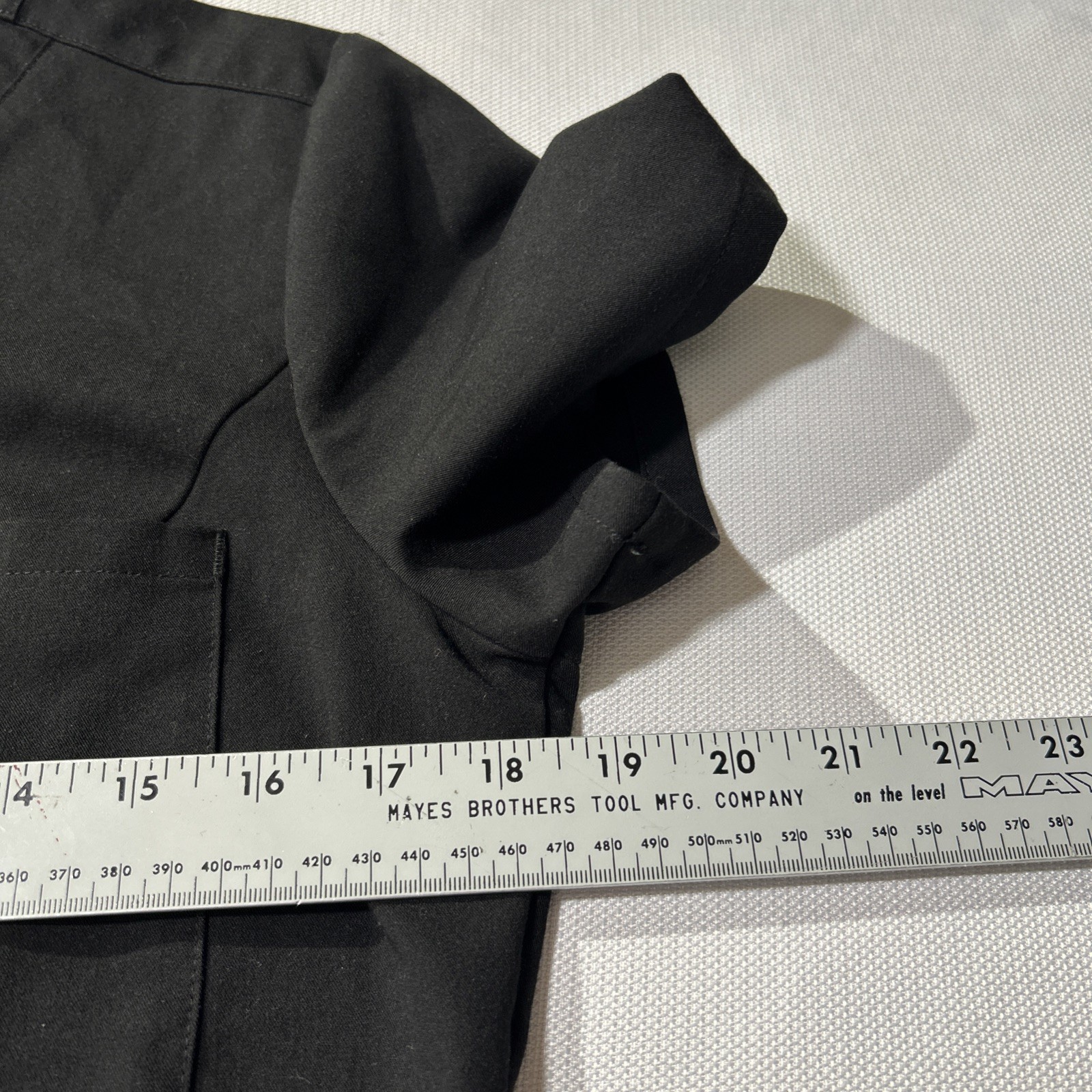 FIGS Women’s Catarina One-Pocket Scrub Top Women’s Size Small Black