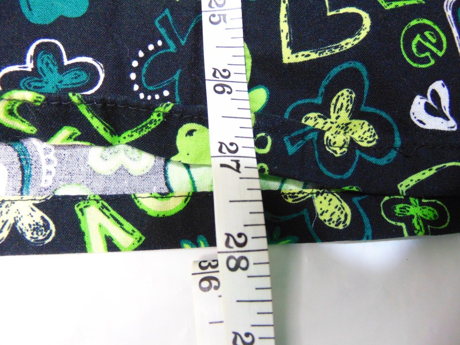 Impulse by Scrub works clovers frogs love hearts health Scrub Top Size Large