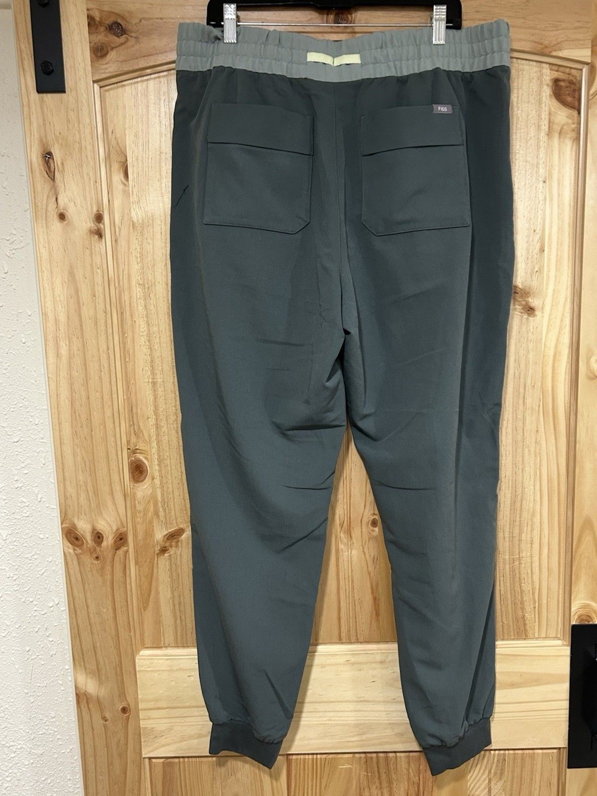 Figs Women’s Jogger Scrub Pants Size 2XL Tall Moss Green Pockets Yoga Waistband