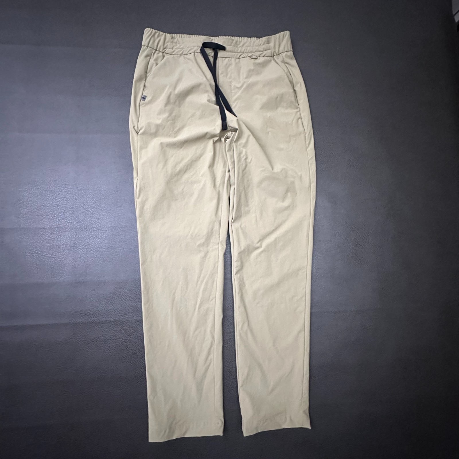 FIGS Pro Skinny Scrub Trouser Pants Womens Medium Beige Water Repellent Stretch