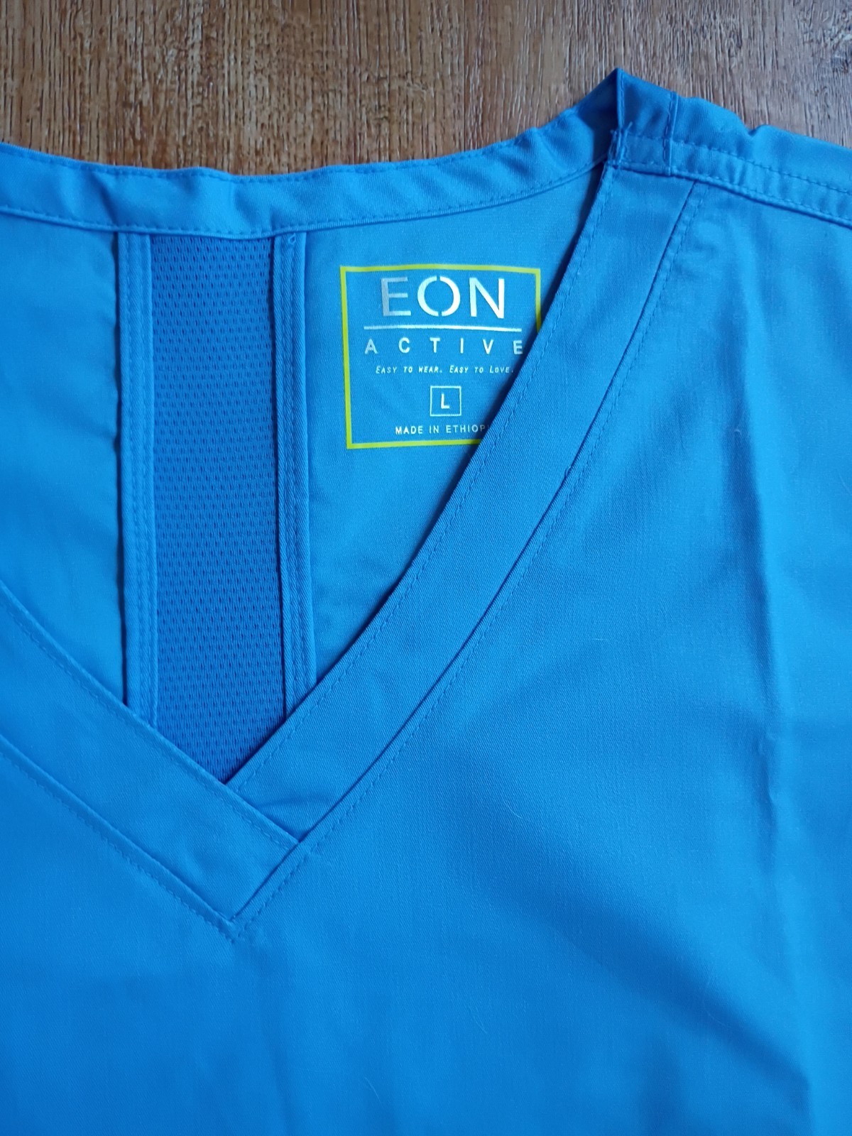 NWT Maevn Eon Active V-Neck Wicking Scrub Top Style 1708 Cielo Blue Sz Large