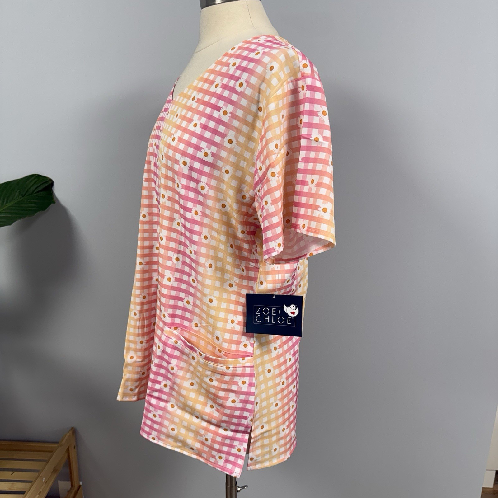NWT Zoe + Chloe Scrub Top XL Daisy Picnic Plaid Pink & Yellow Scrubs RN Uniform