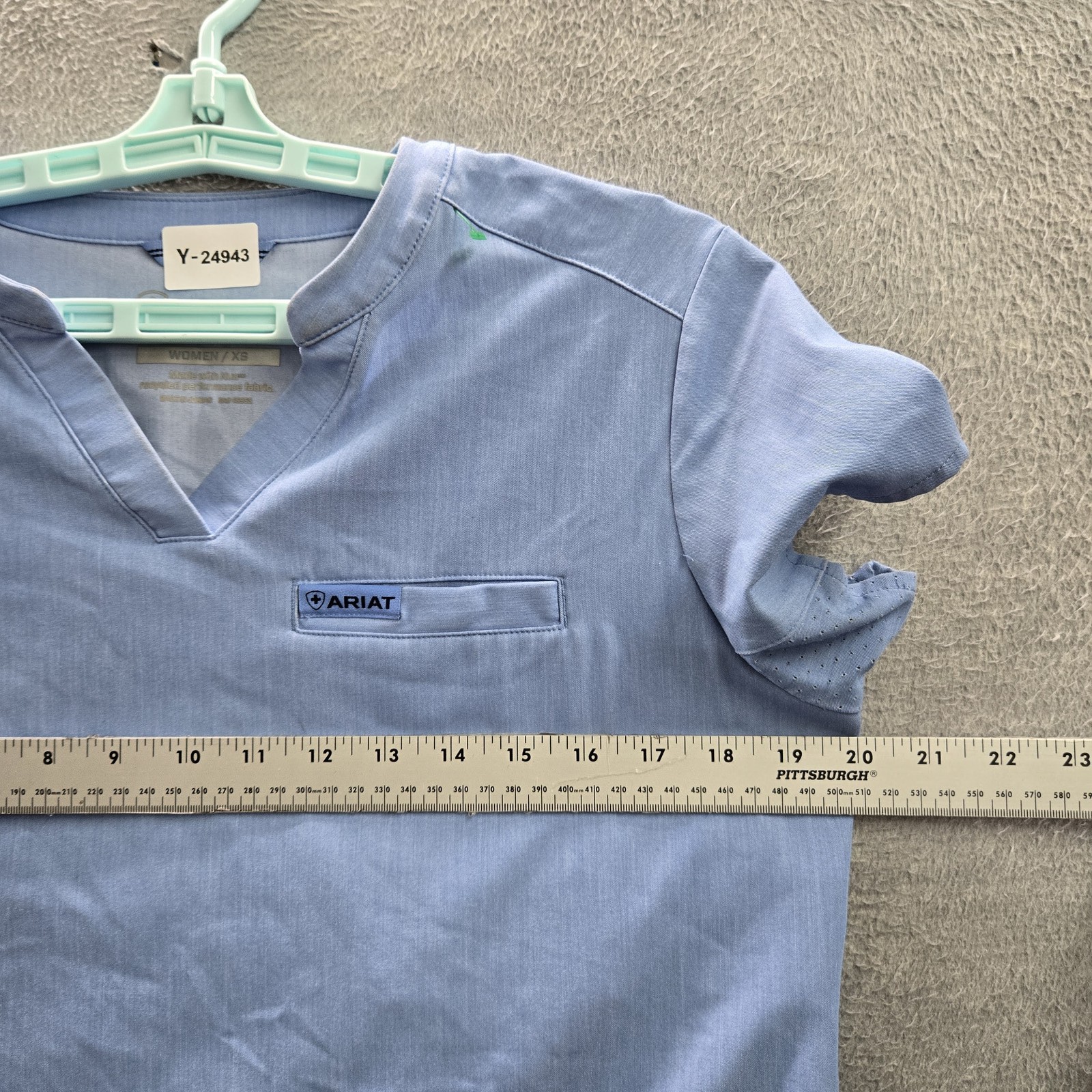 Ariat Women Scrub Top XS Blue Logo Embroidery Nua Short Sleeve