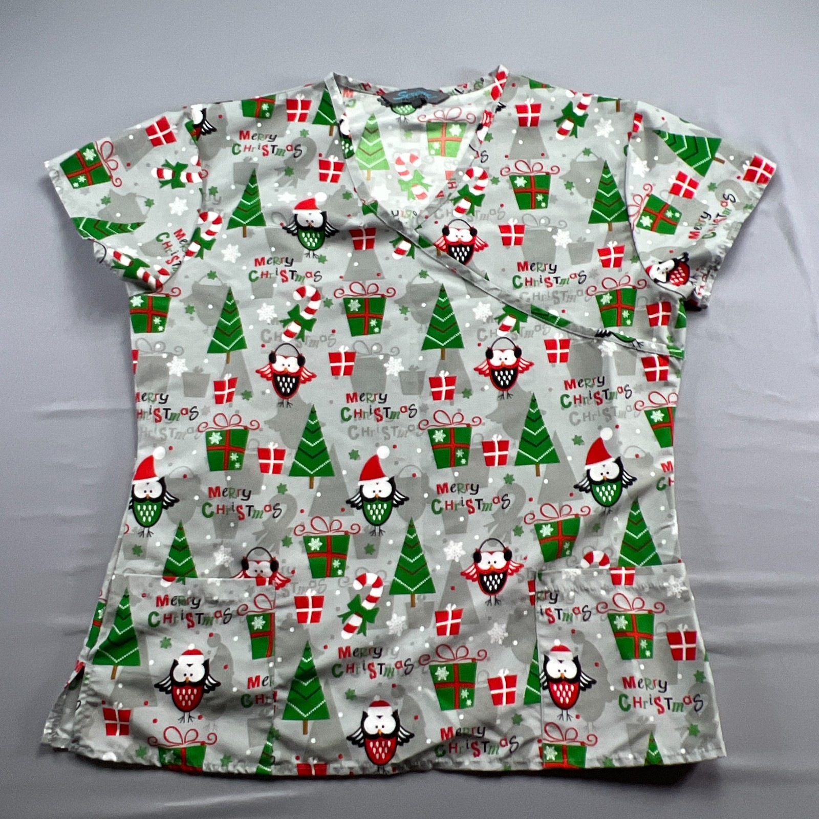 Serene Uniforms Scrub Top Womens Large Gray Christmas Trees & Owls Print Medical
