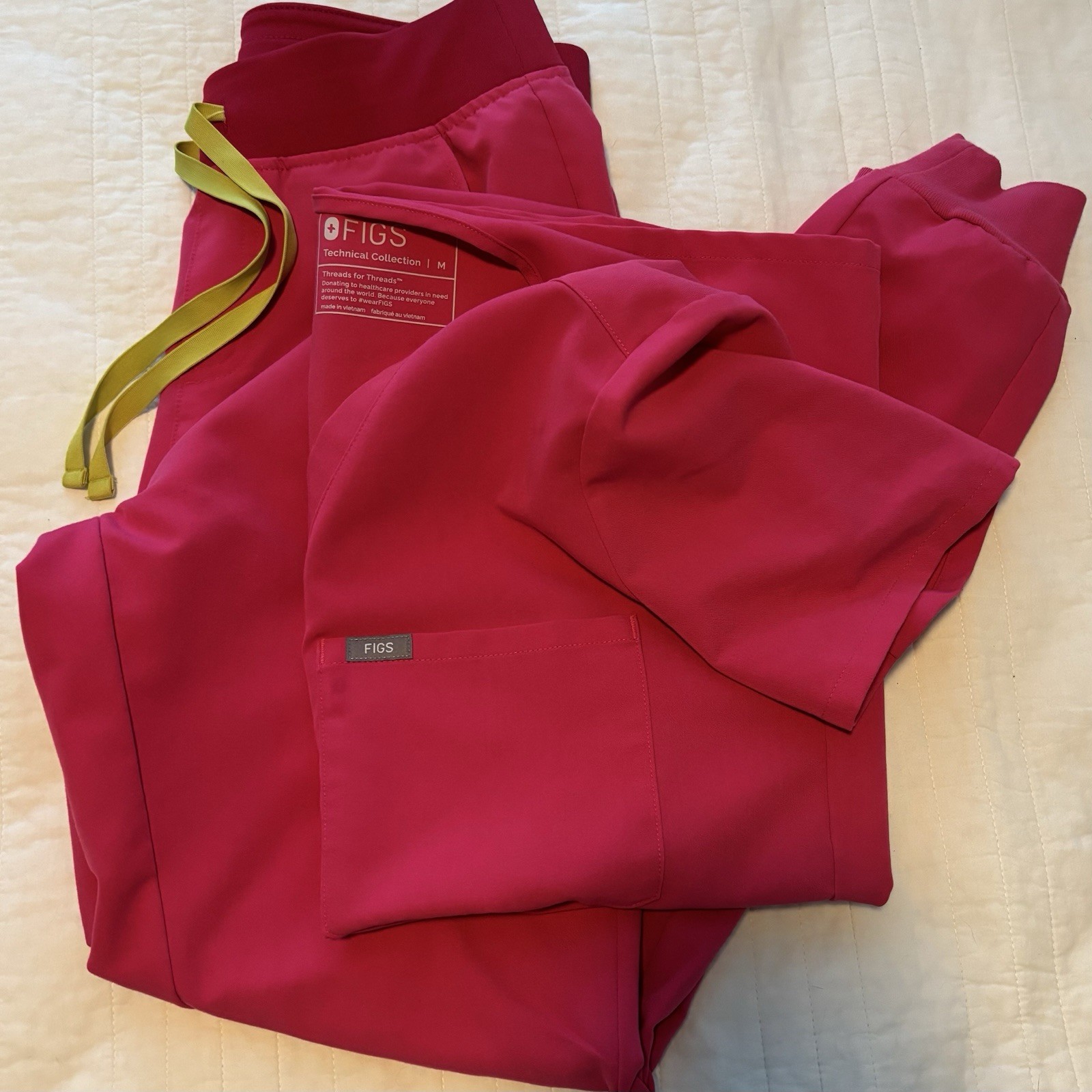 Figs Scrubs Shocking Pink Zamora Jogger S/T, Medium Top