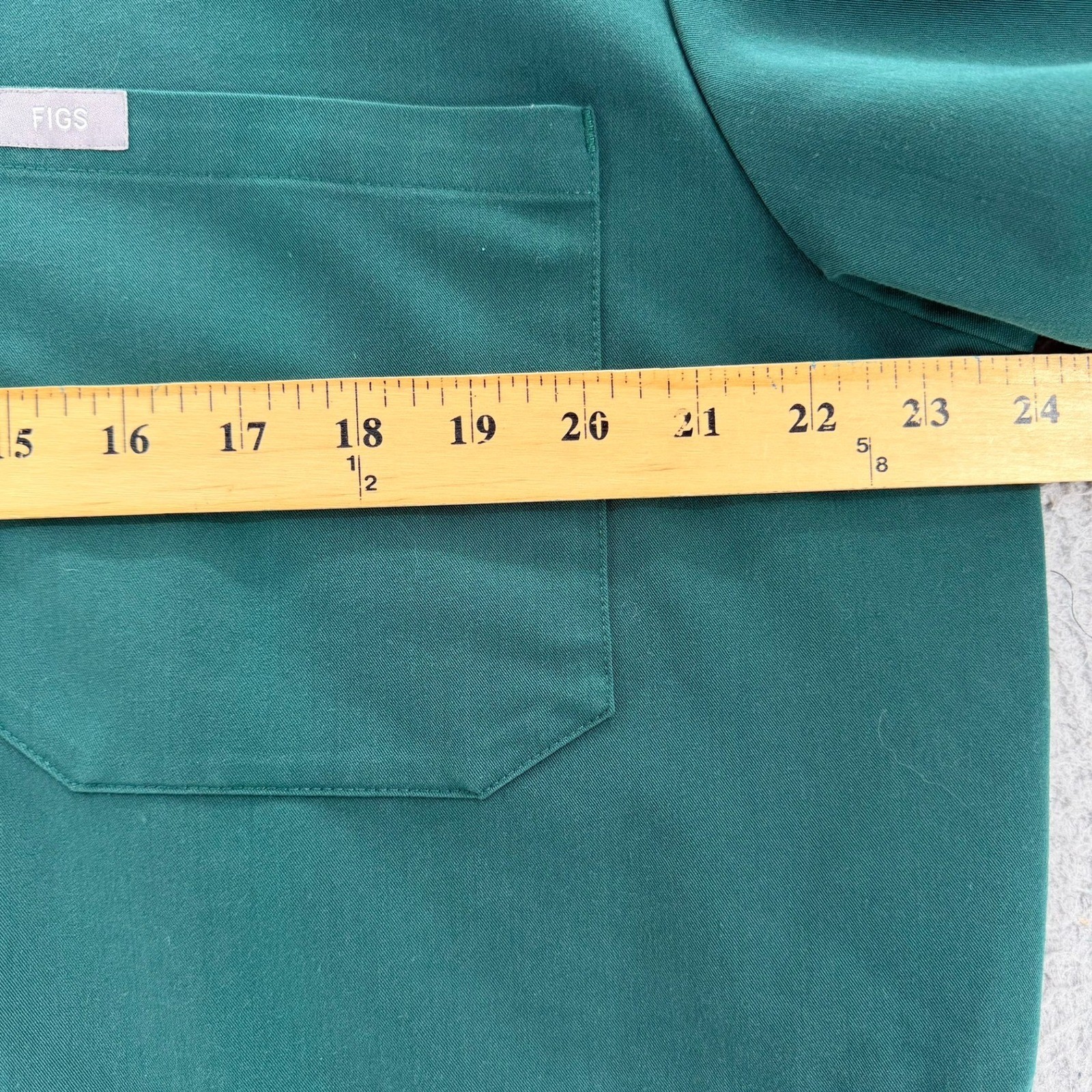 FIGS Technical Collection Scrub Top Mens XL Hunter Green V-Neck Leon 3-Pocket