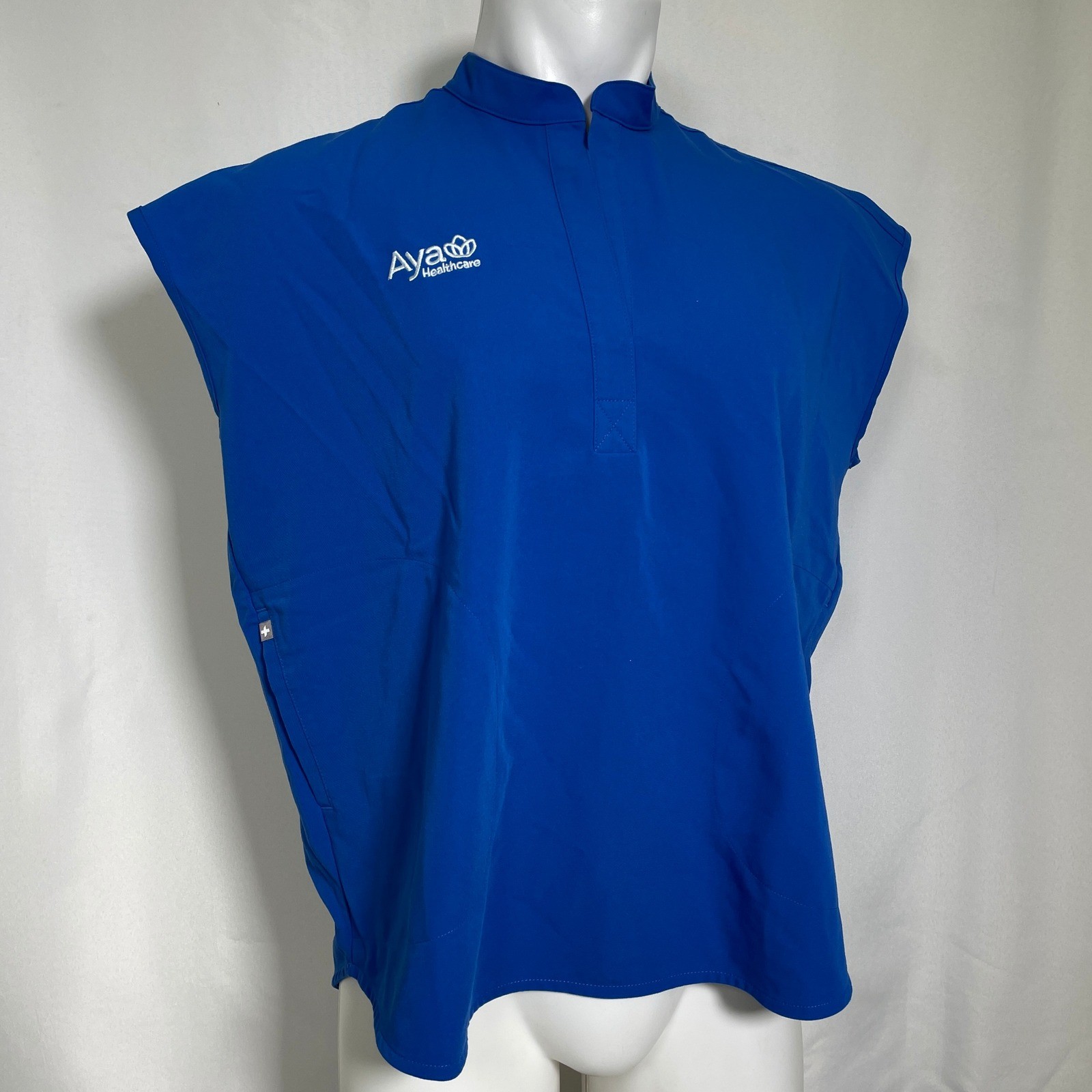 Aya Healthcare FIGS Technical Collection Rafaela Blue Scrub Top Men’s MEDIUM