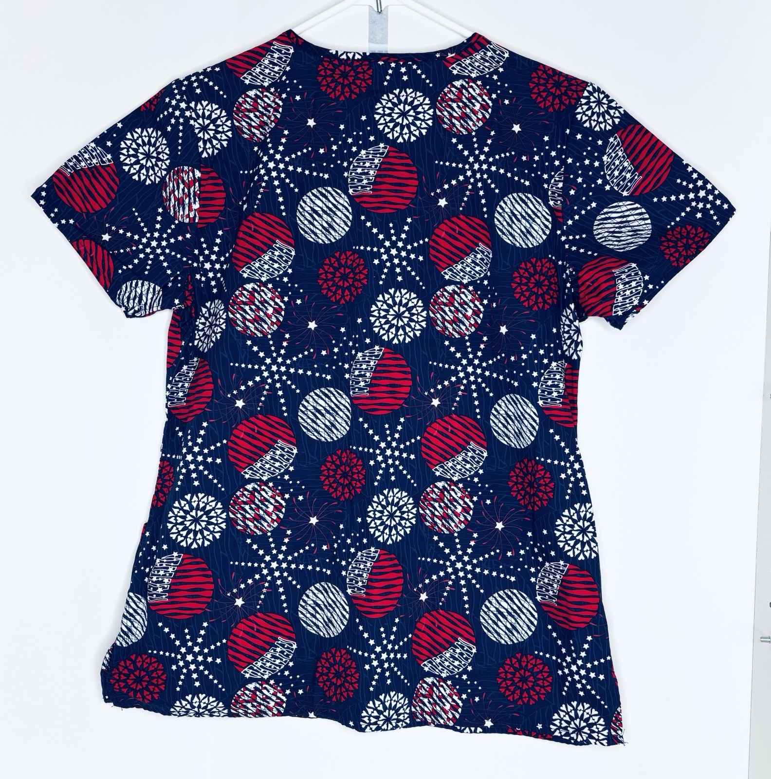 Zoe + Chloe Women’s S Small Scrub Top Nurse Fireworks Navy Blue Red White