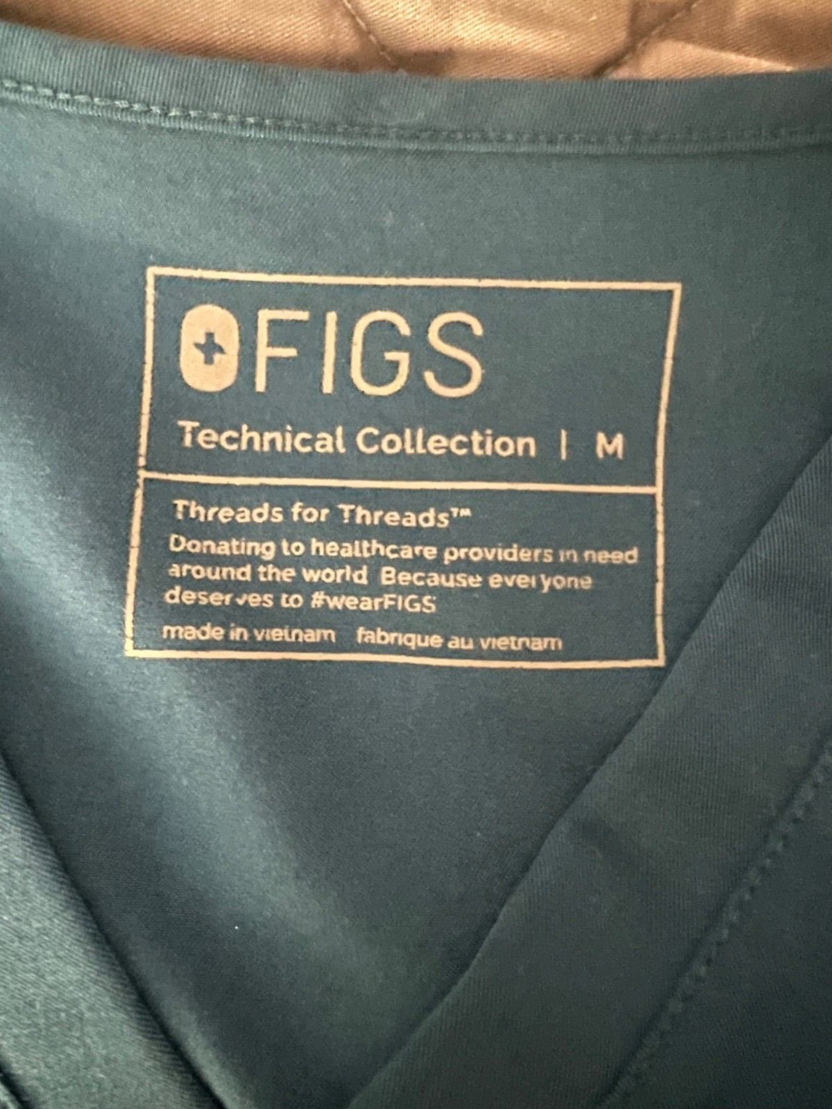 FIGS Deep Reef Catarina One Pocket Scrub Top Size Medium EUC