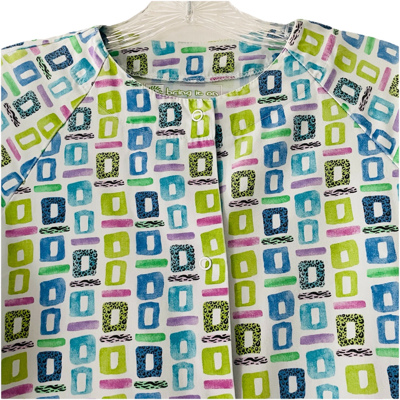 Bio Bring It On Scrub Jacket Womens Size Small Geo Print Snap Up Top Pockets