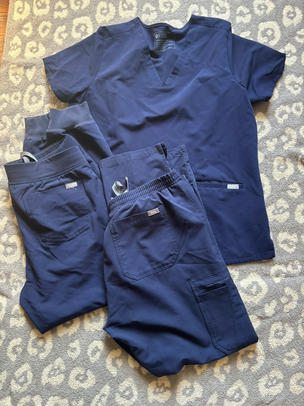 FIGS Technical Collection Blue Solid Scrub Top with 2 Pants Set Size large