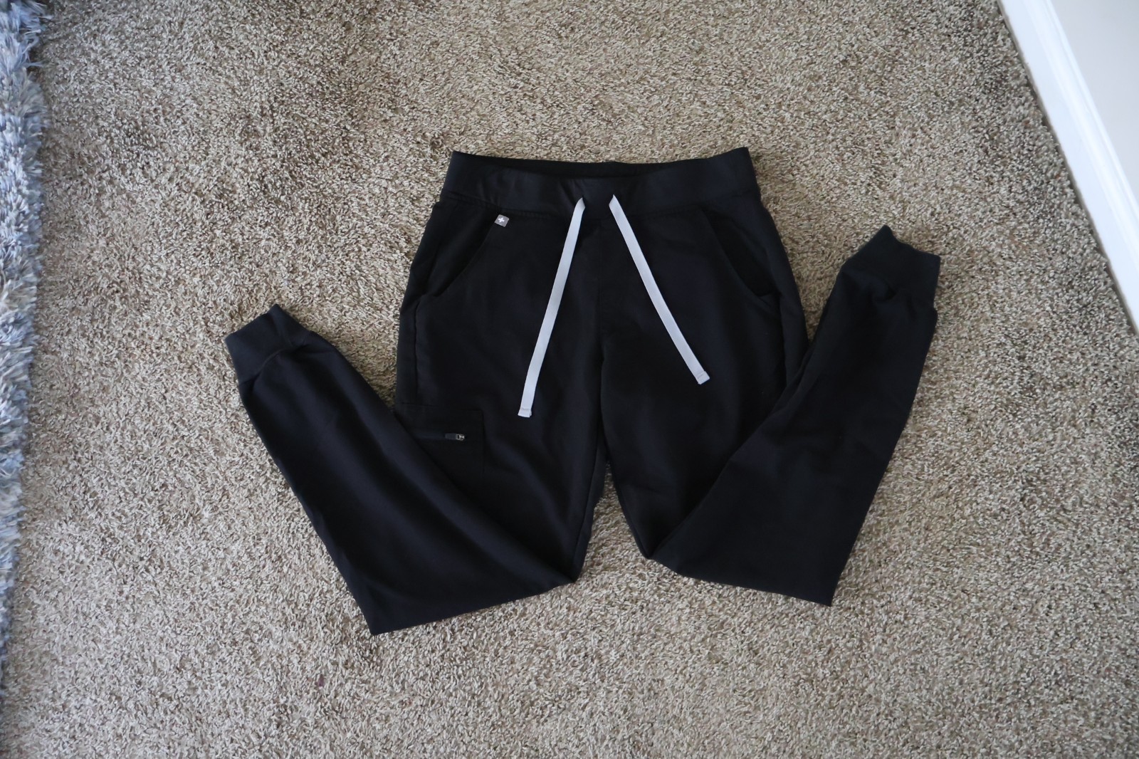 FIGS Women’s Small Black Technical Collection Jogger Scrub Pants Drawstring