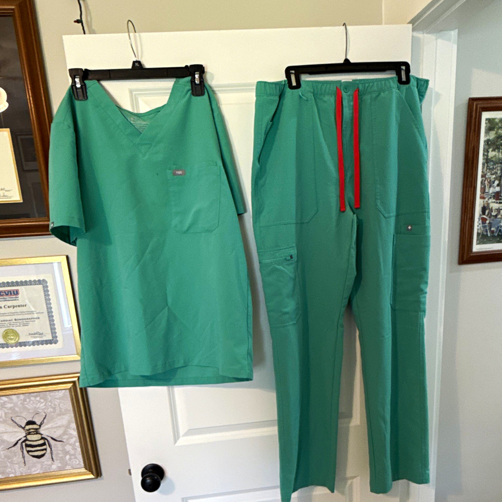 FIGS Technical Collection Unisex Green Solid Scrub Set Top & Pants XL
