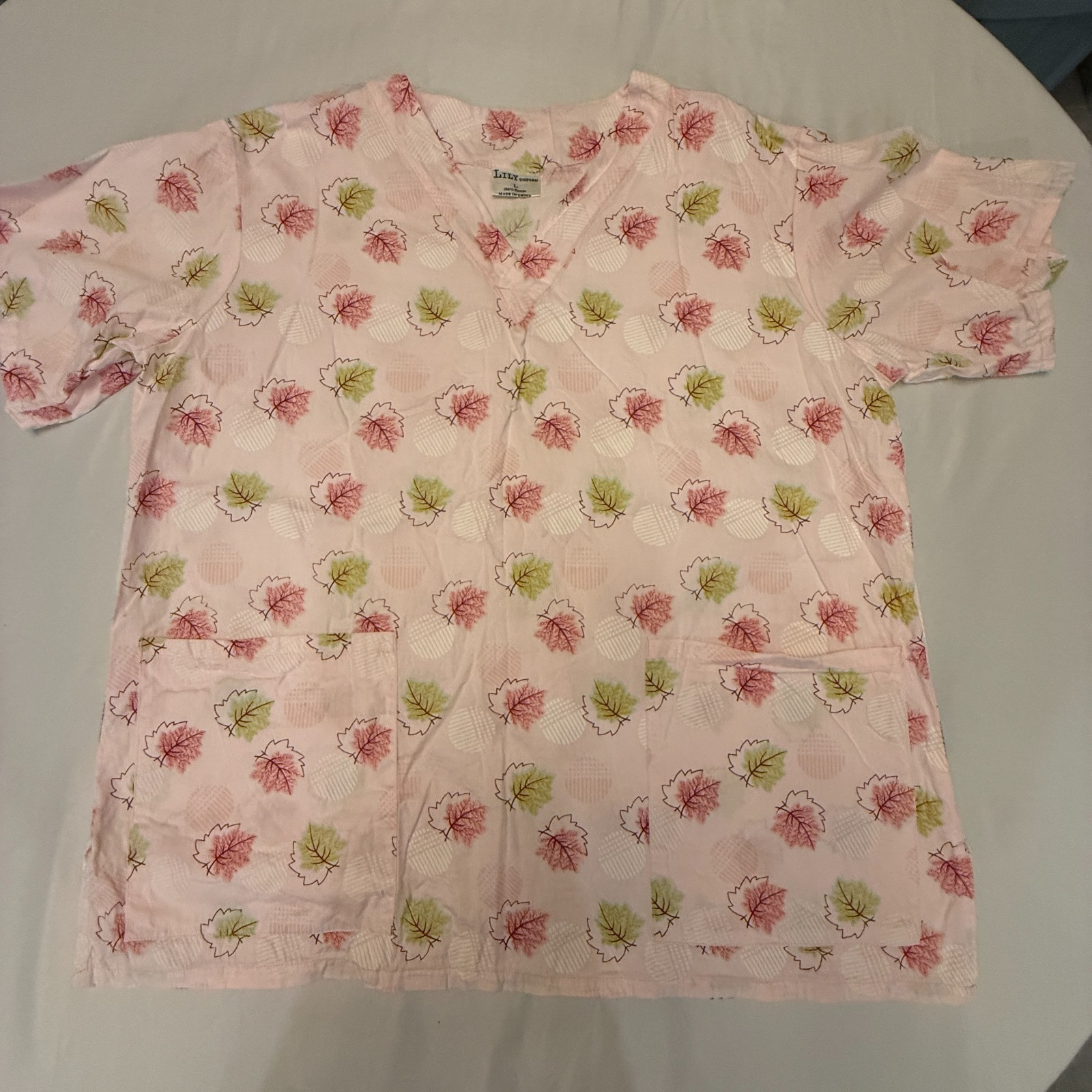Lilly Uniform Scrub Top Fall Leaves Large Preowned (A7-2)