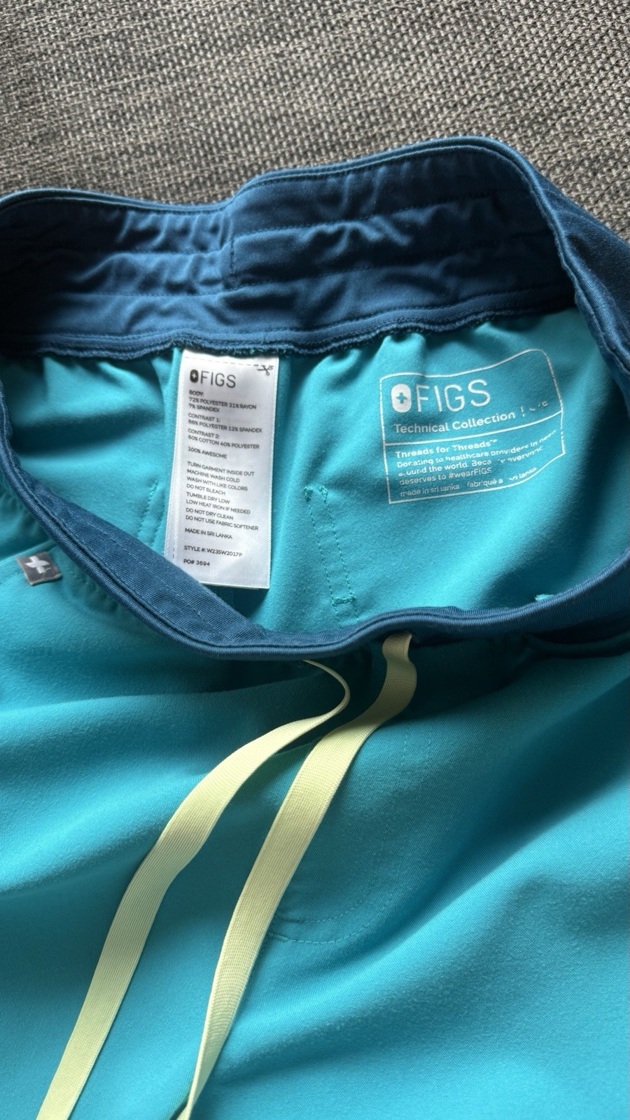FIGS Women’s Technical Collection Scrub Set Size S Blue/Teal Solid Poly Blend