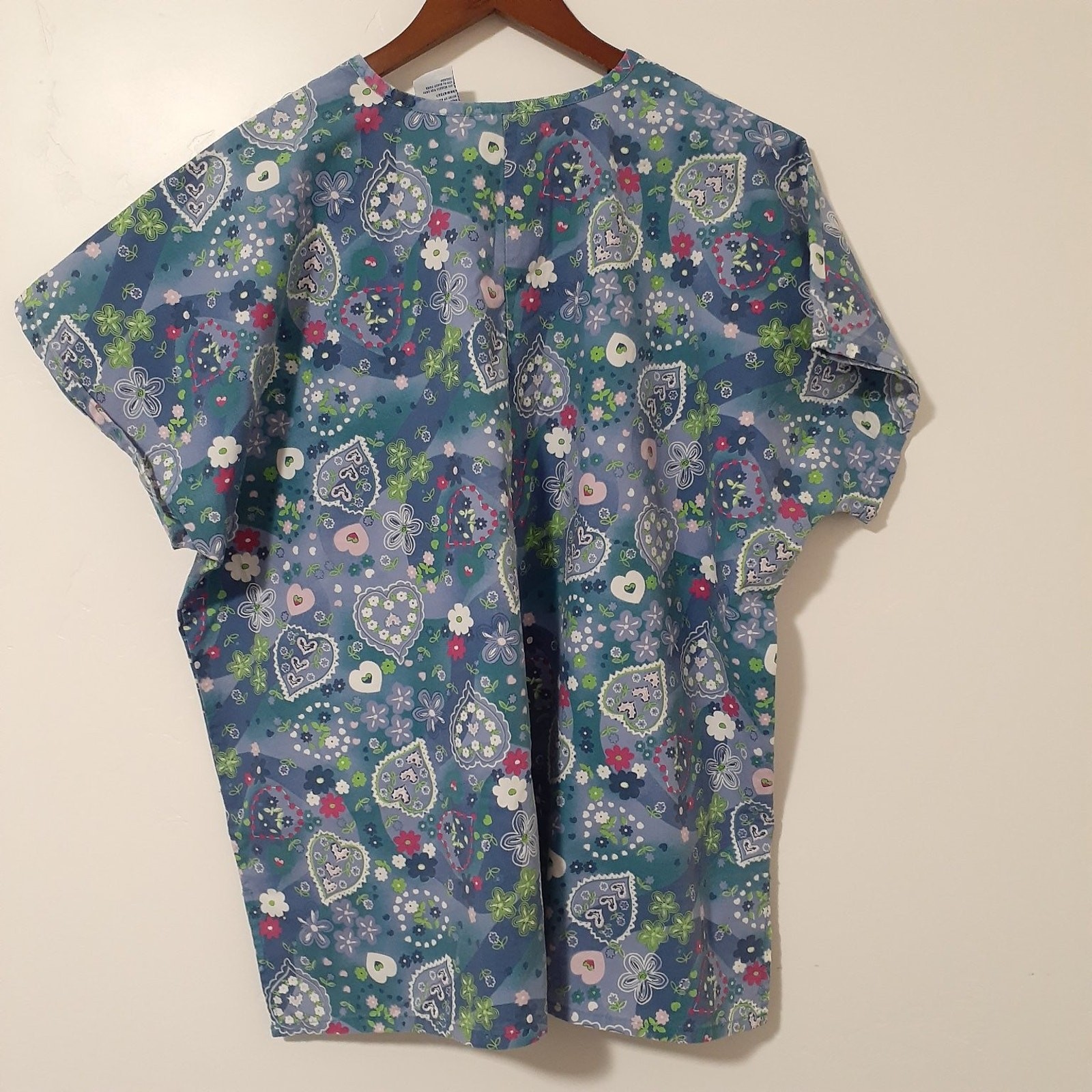 MHD Scrubs Floral Print Scrub Top Size XL 18W Cotton Blend Pockets