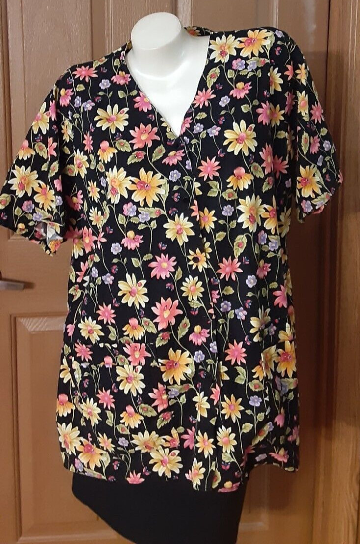 Cottonality Scrub Jacket Black Floral Ladybugs V-Neck Short Sleeves 54 In Bust