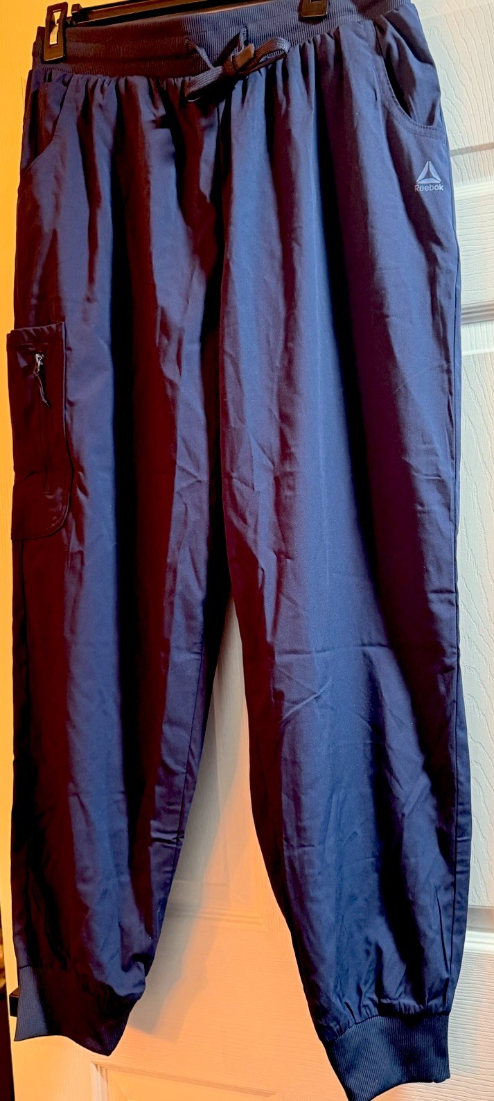 Women NWOT Reebok Scrubs Pants Navy SZ Large Polyester~Rayon~Spandex Zip Pocket