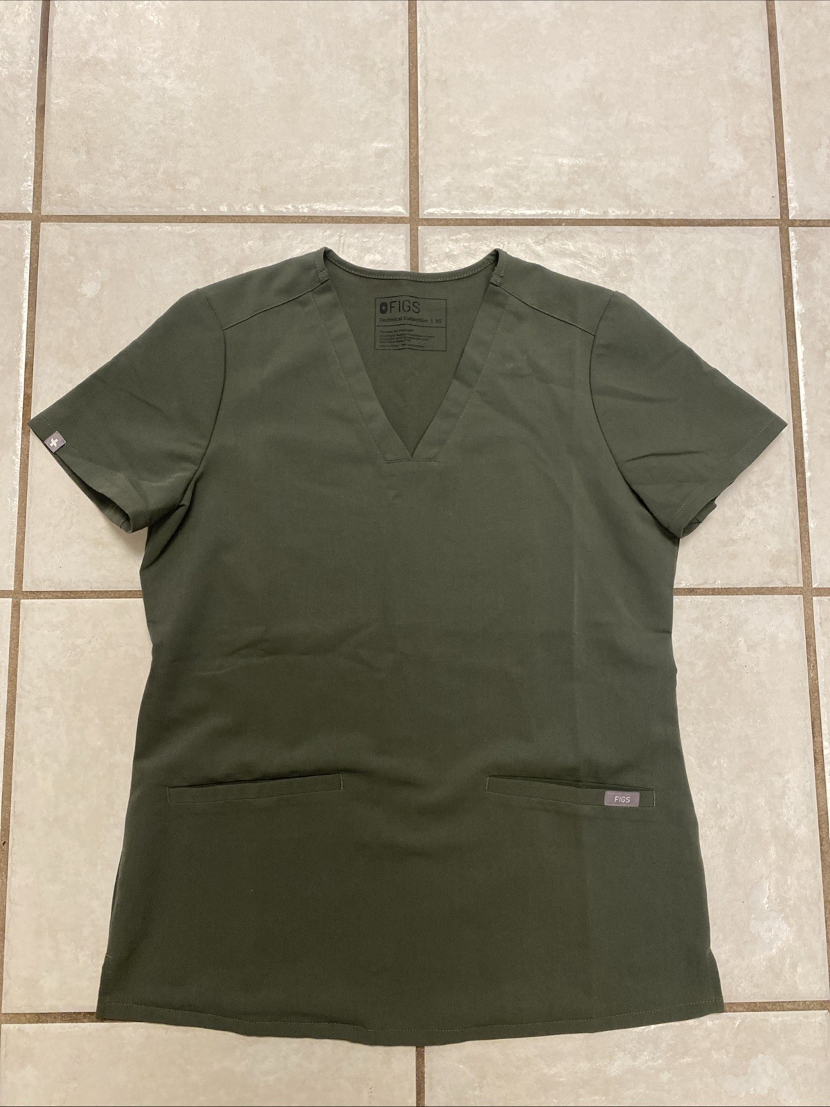 FIGS Top Technical Collection V Neck Scrub Women’s XS MOSS GREEN Casma 3 Pocket