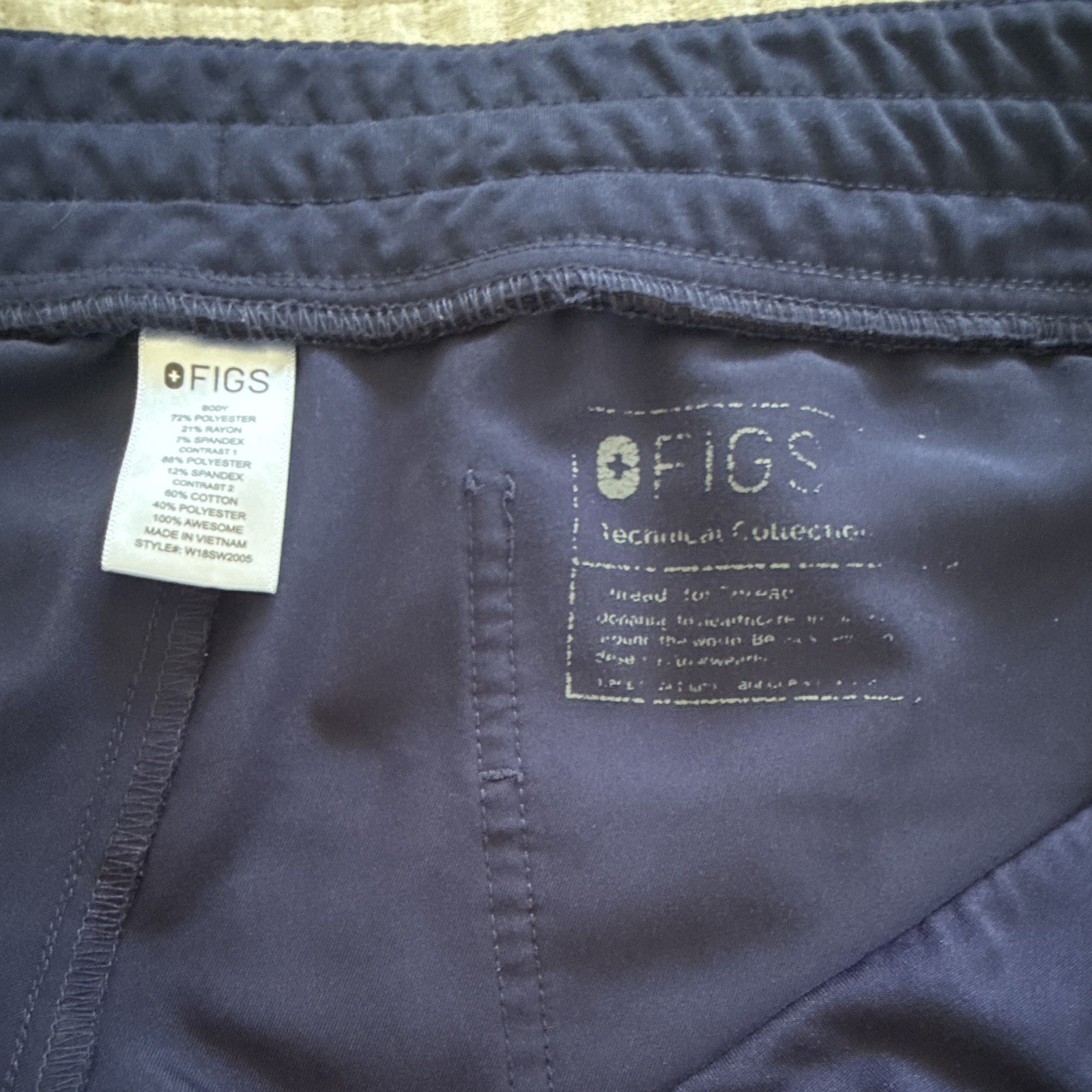 FIGS Women’s Technical Collection Navy V-Neck Scrub Set Jogger Pants Size XL