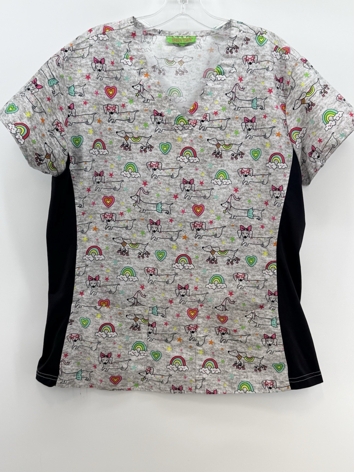 Green Town Winnie Dogs & Rainbows Medical Scrub Top Women’s Size Medium