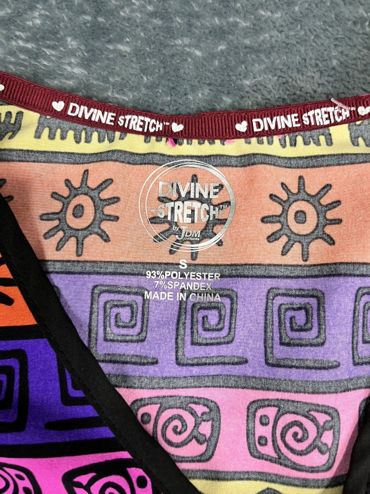 Divine Stretch Womens Scrub Top Psychedelic Print S