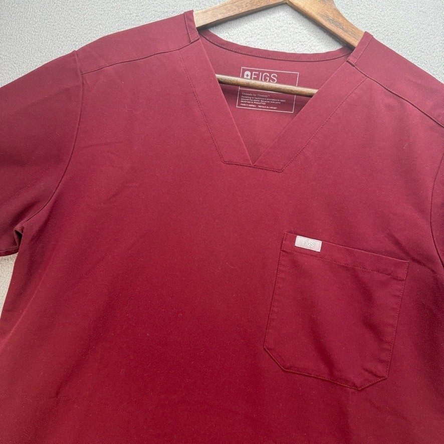 FIGS Scrub Top Technical Collection Leon V-Neck Regular Fit M Burgundy Pocket