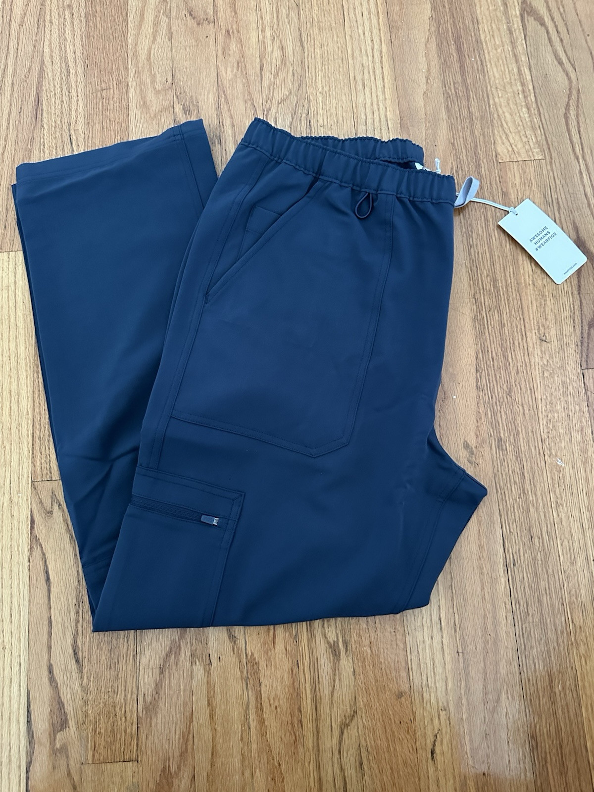 NEW FIGS Cairo Cargo Scrub Pants Men’s Large Regular Dark Harbor Zip Fly NWT