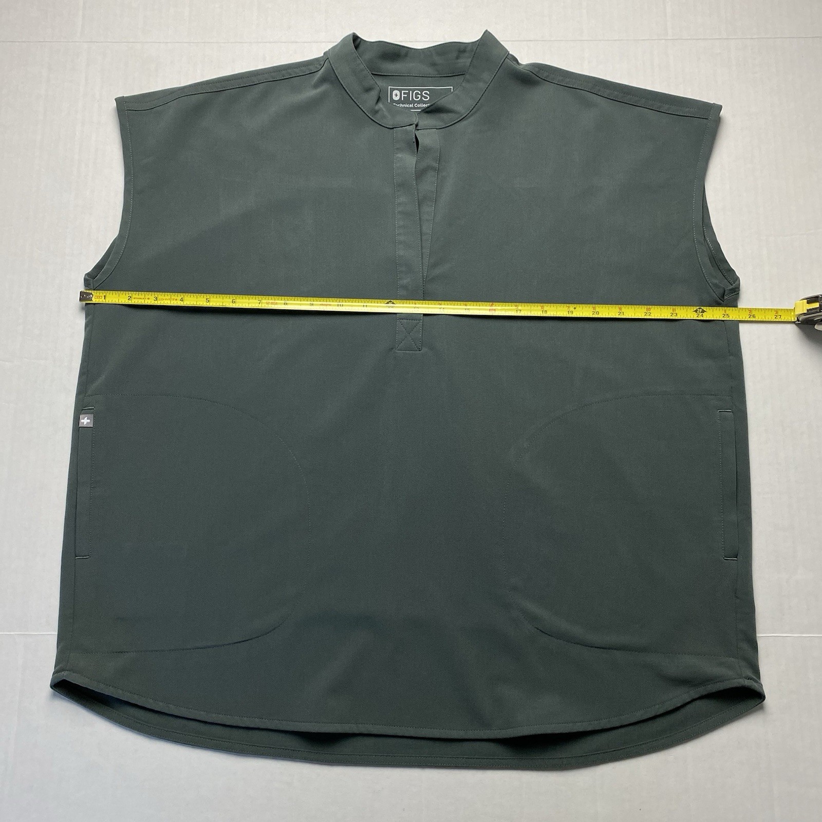 FIGS Rafaela Oversized Scrub Top Womens Large WXXSW1003 / PO 2491 Bonsai