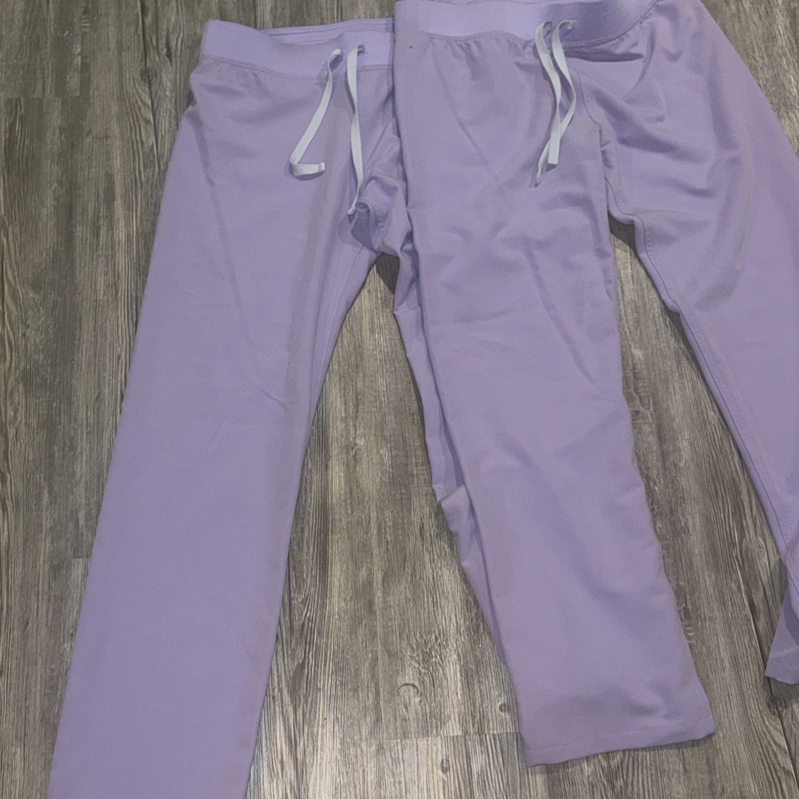 Lot FIGS Women’s Scrub Pants – Lavender Dew – Size Medium Regular