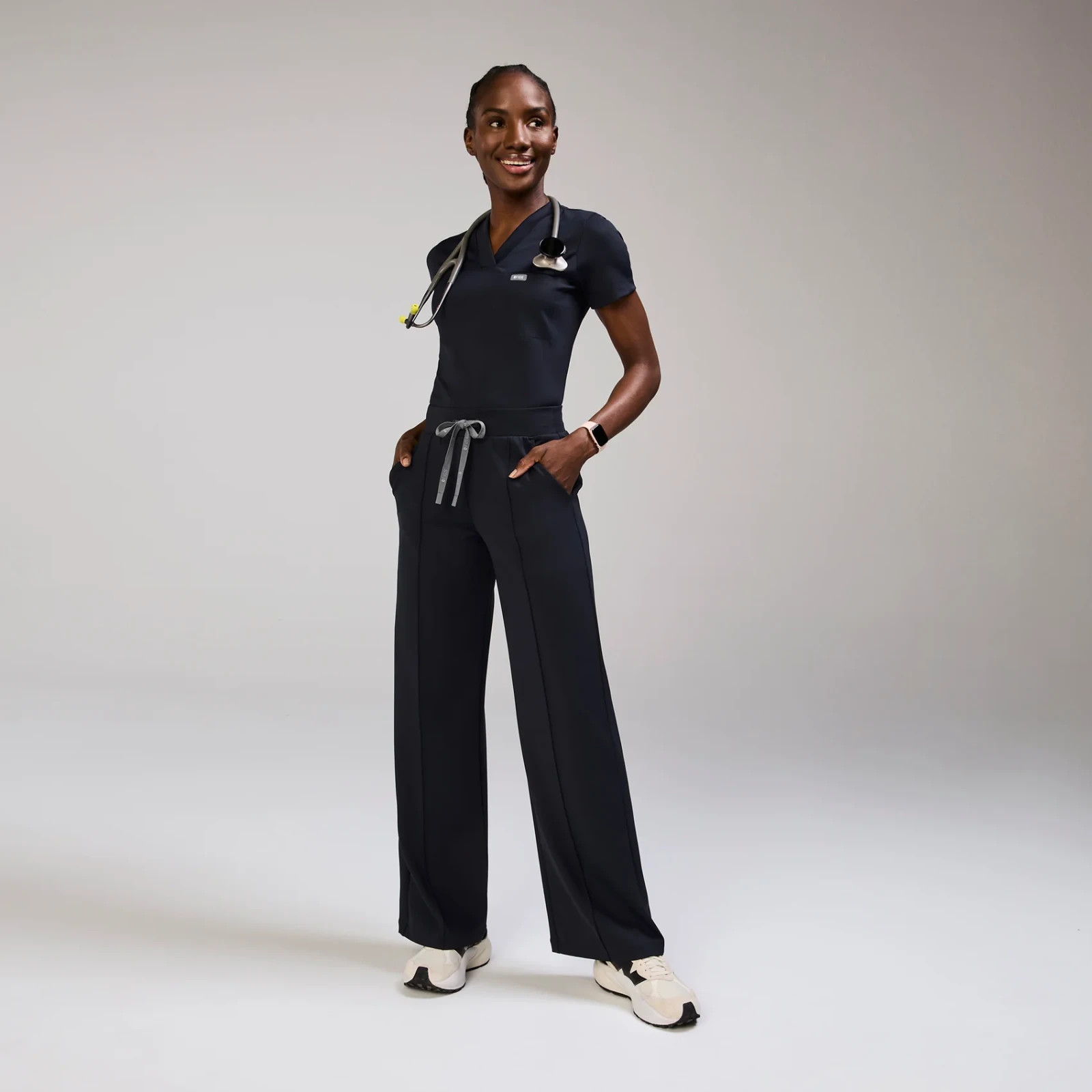 Figs Salina High-Rise Wide-Leg Scrub Pant in Navy, Size Small Tall