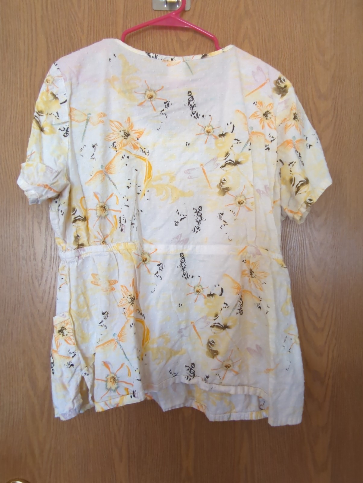 Ladies Lightweight Scrub Top Size XL Flower Print