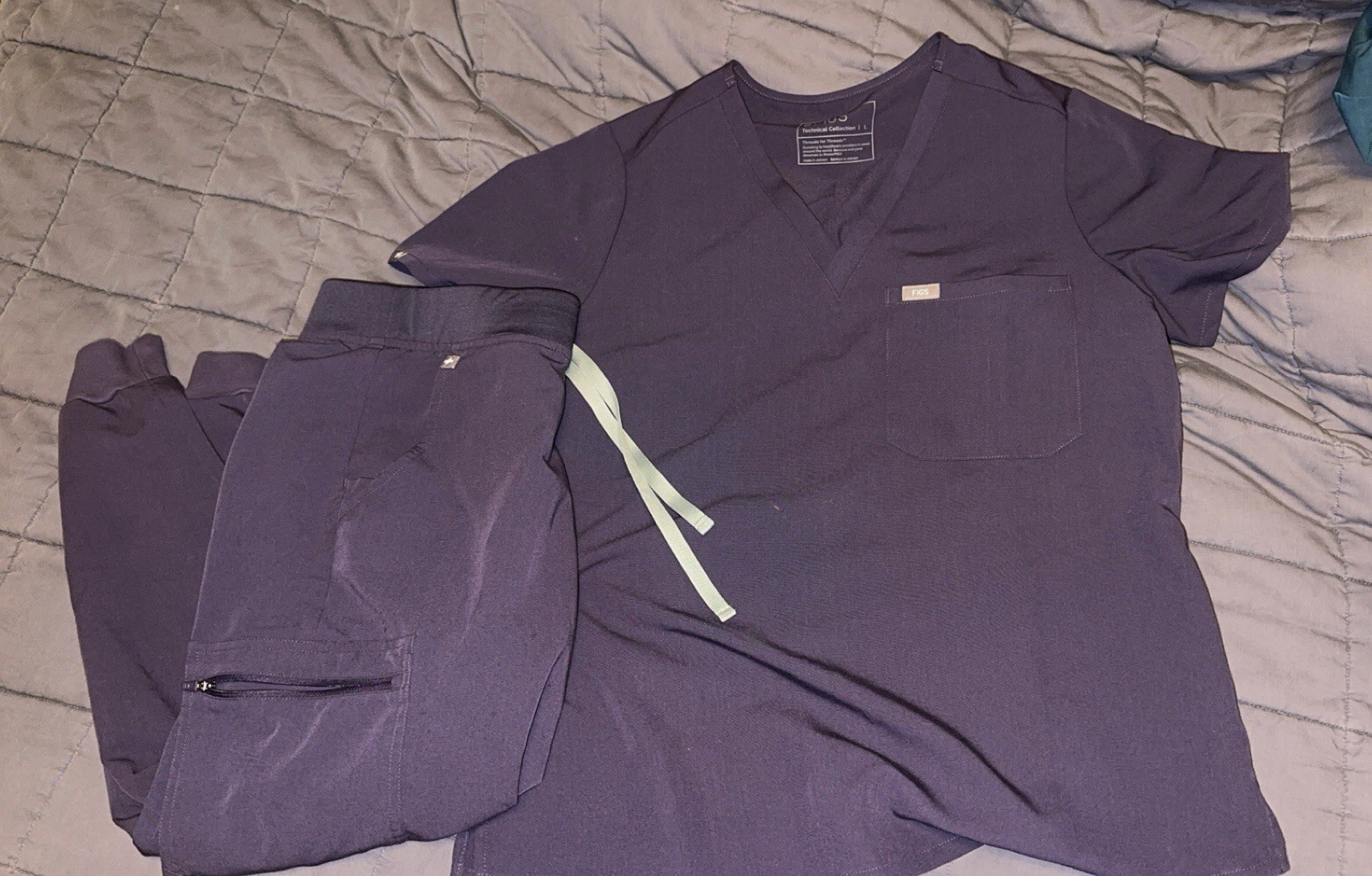 Figs scrub set in Purple Shadow