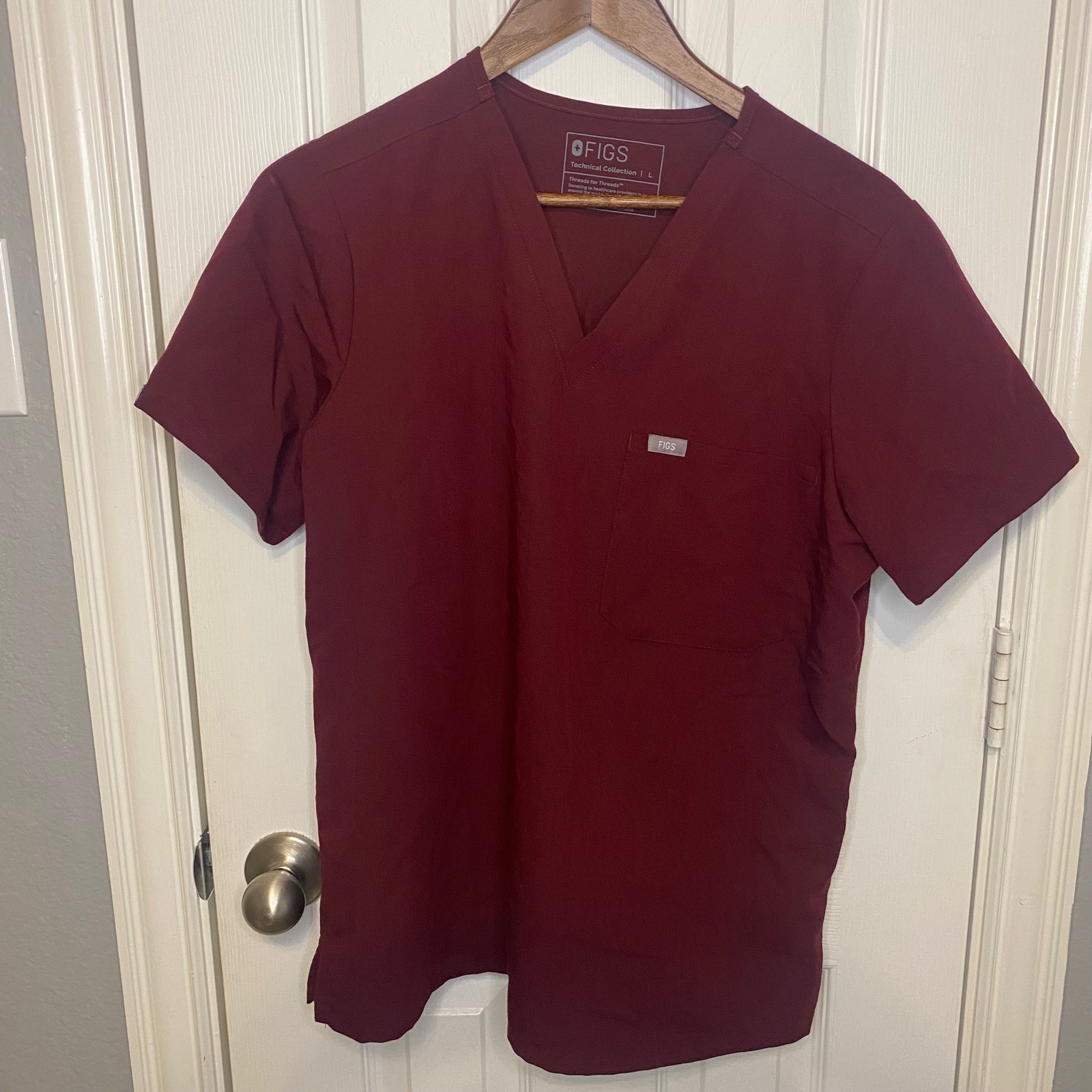 FIGS Catarina Scrub Top Womens Large Burgundy Maroon V-Neck Medical