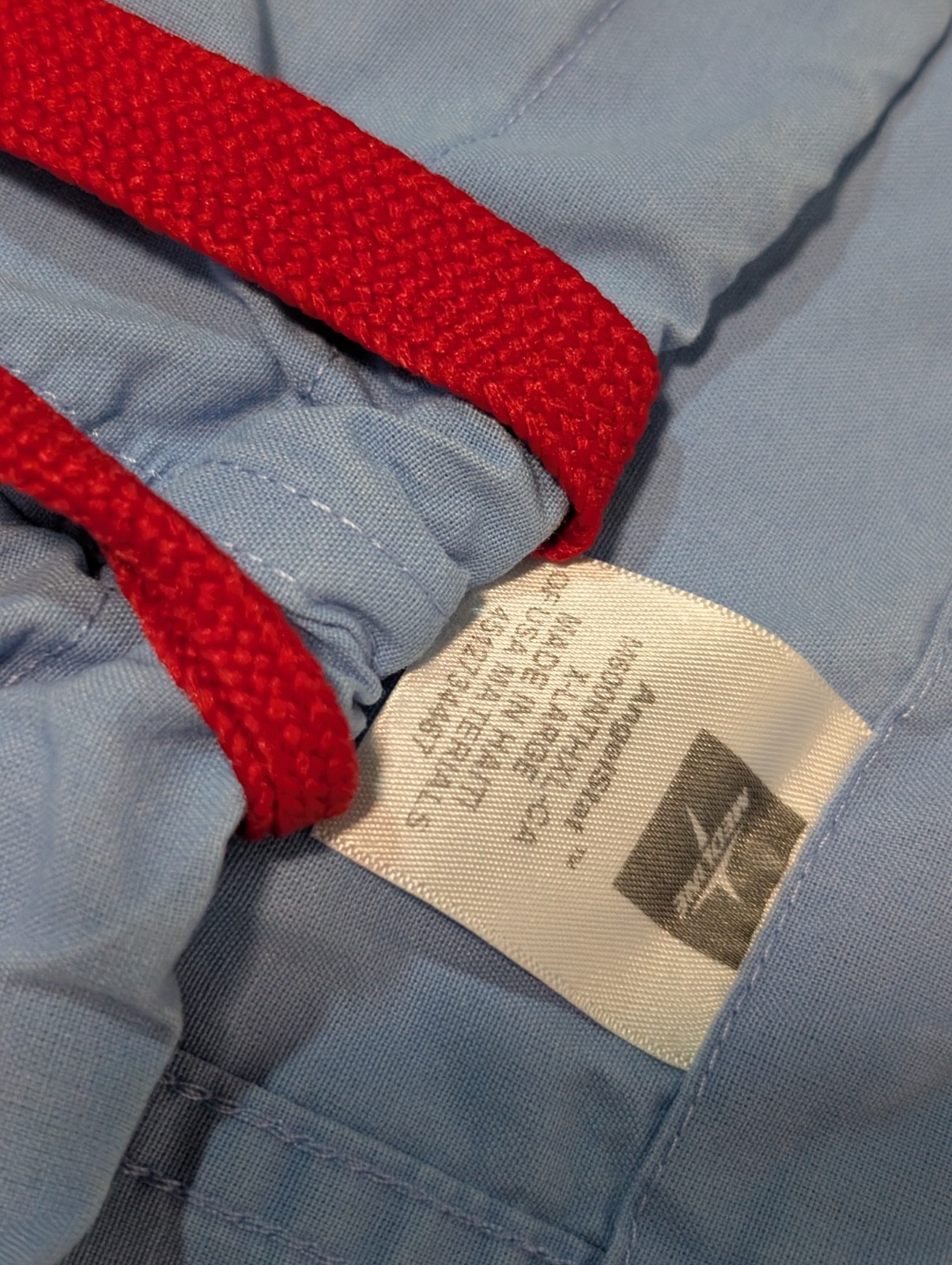 Lot of 42 Medline, Fashion Seal Scrubs: 6 XL Tops 33 XL Bottoms 3 XL Jackets