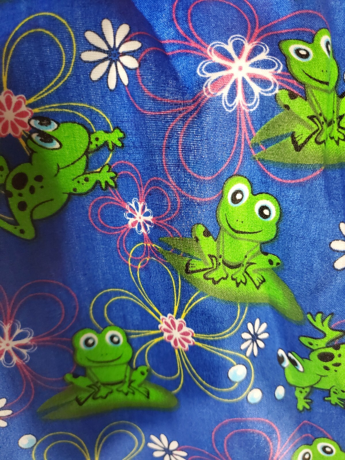 NEW Absolute Womens Scrubs Top 1X Frogs Blue Green Medical Nursing Pockets Nwt