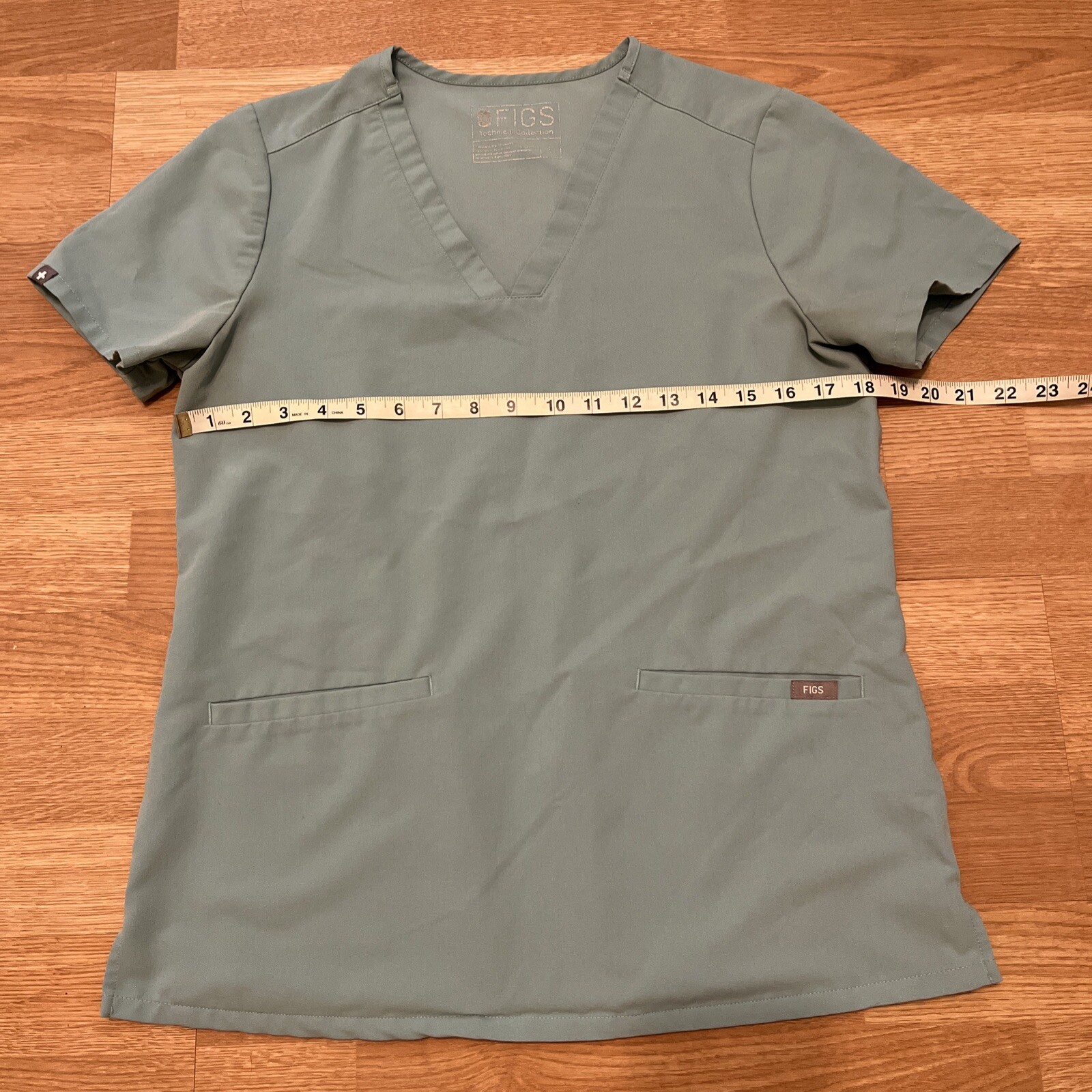 Figs Casma Three-Pocket Scrub Top Surgical Green Short Sleeve Women’s Size Small